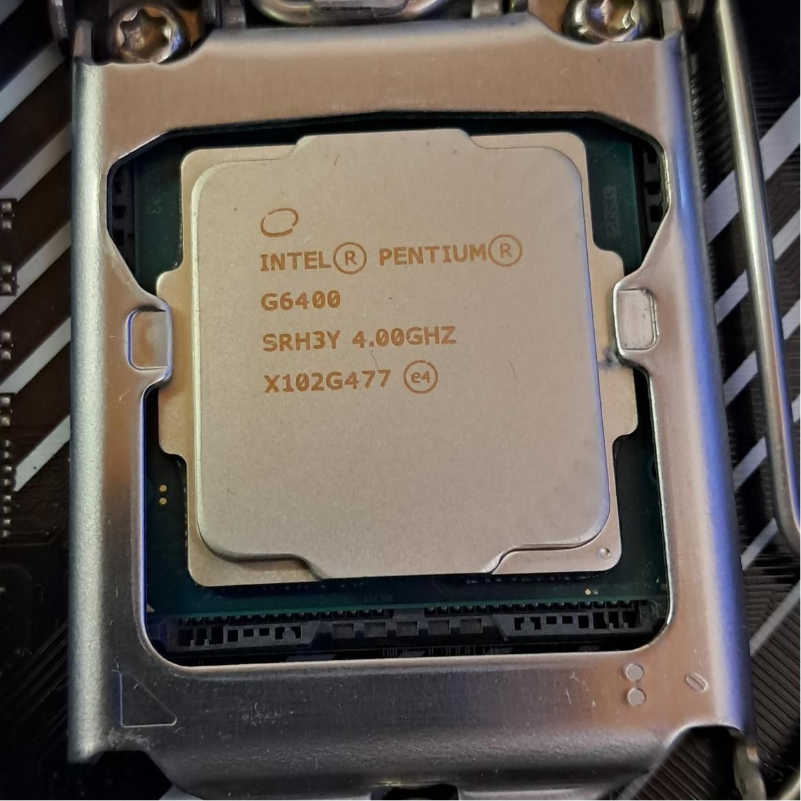 intel pentium gold g6400