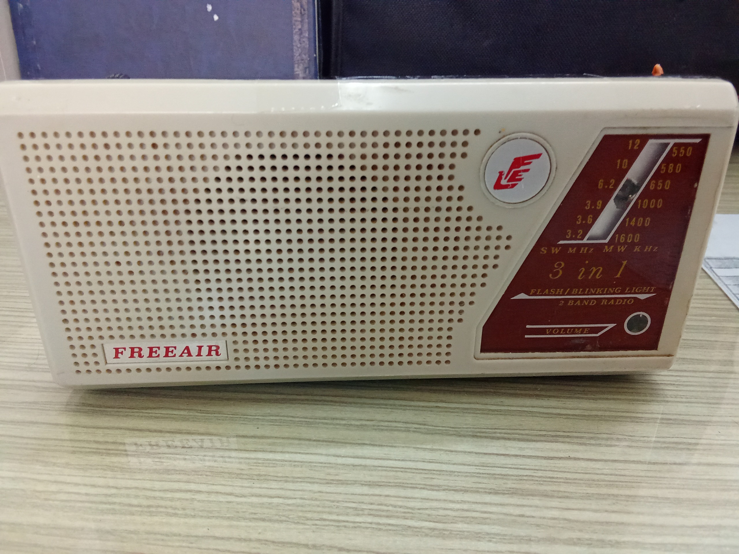 رادیودوقدیمی FREEAIR چراغدار
