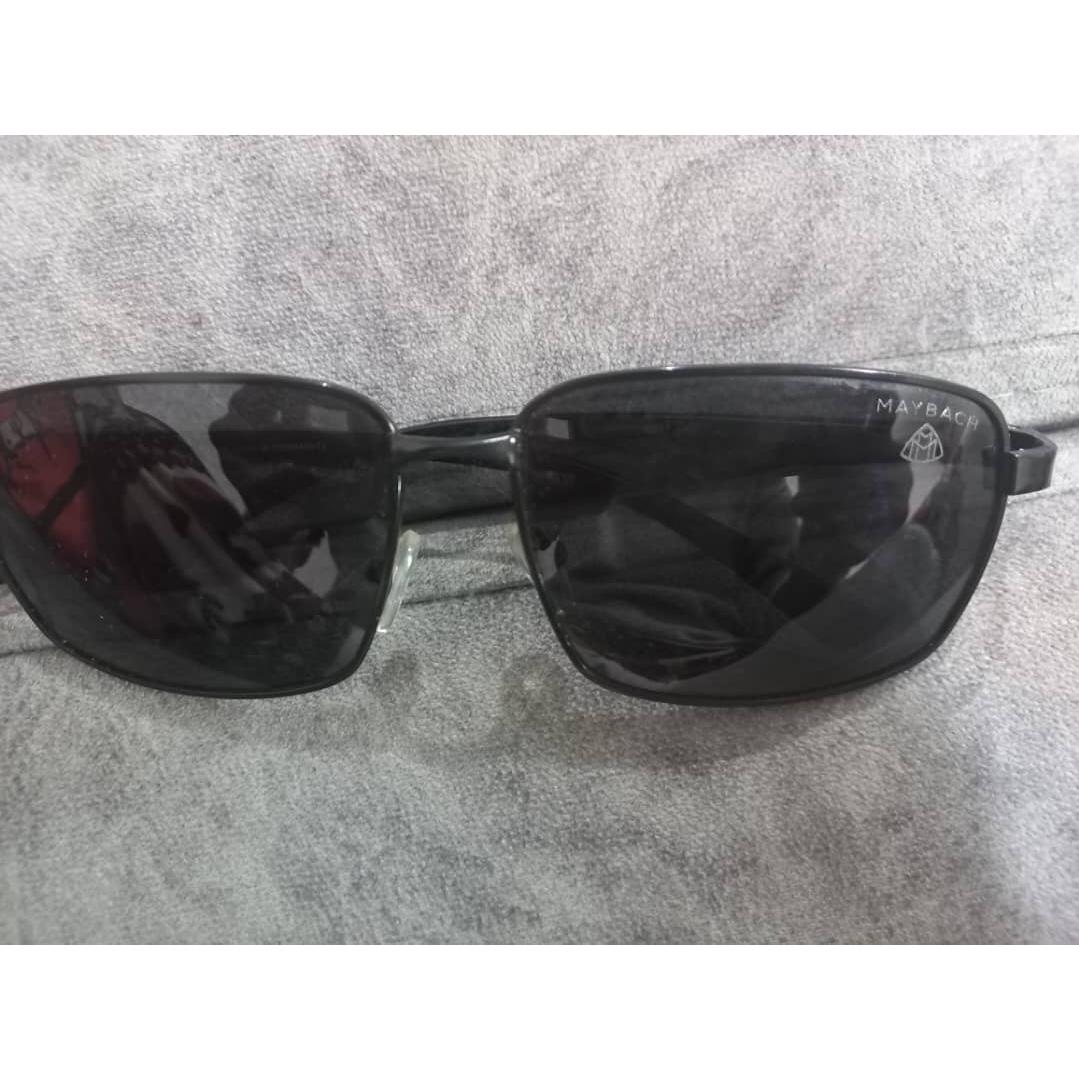 عینک افتابی و موزن بینی