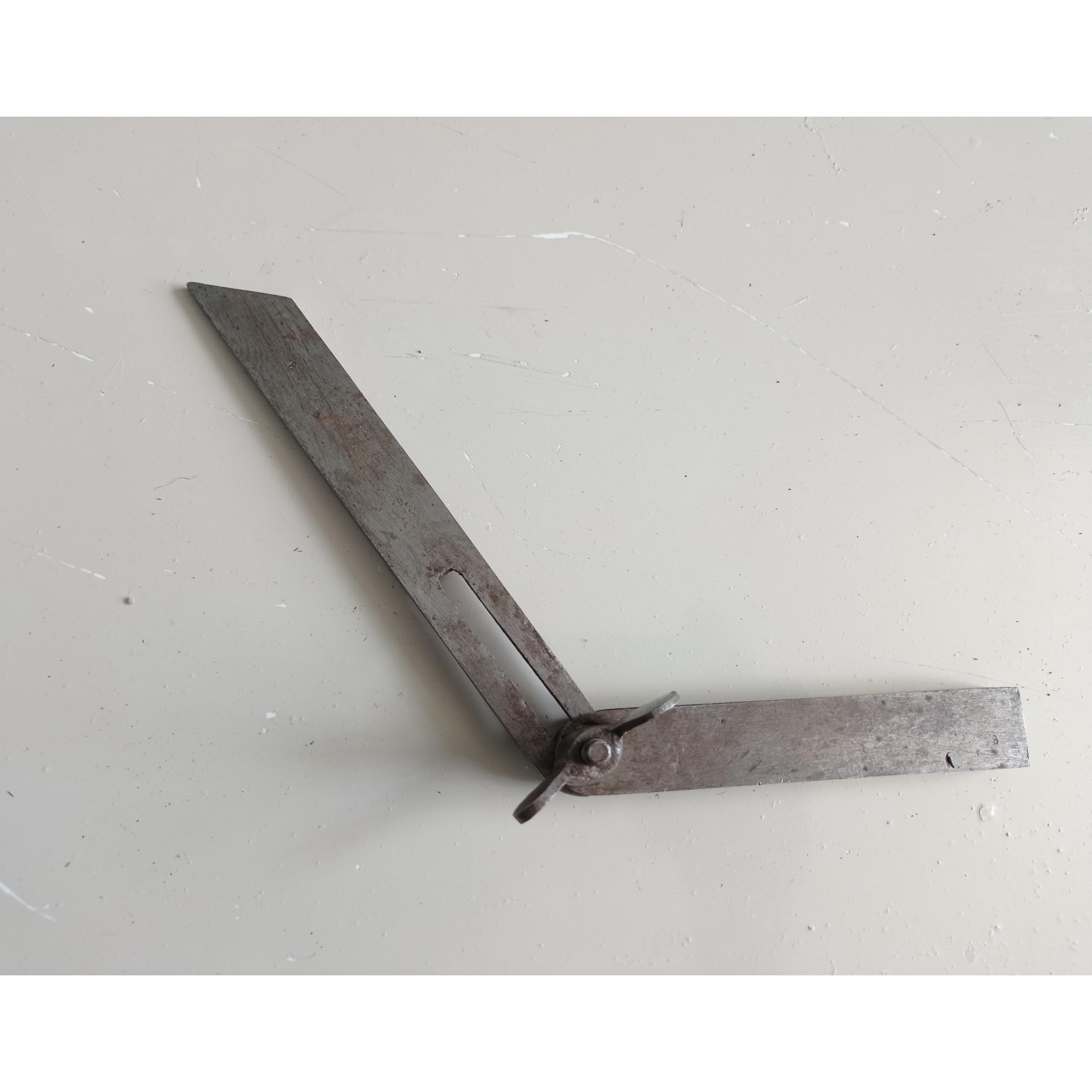 زاویه ساز متحرک