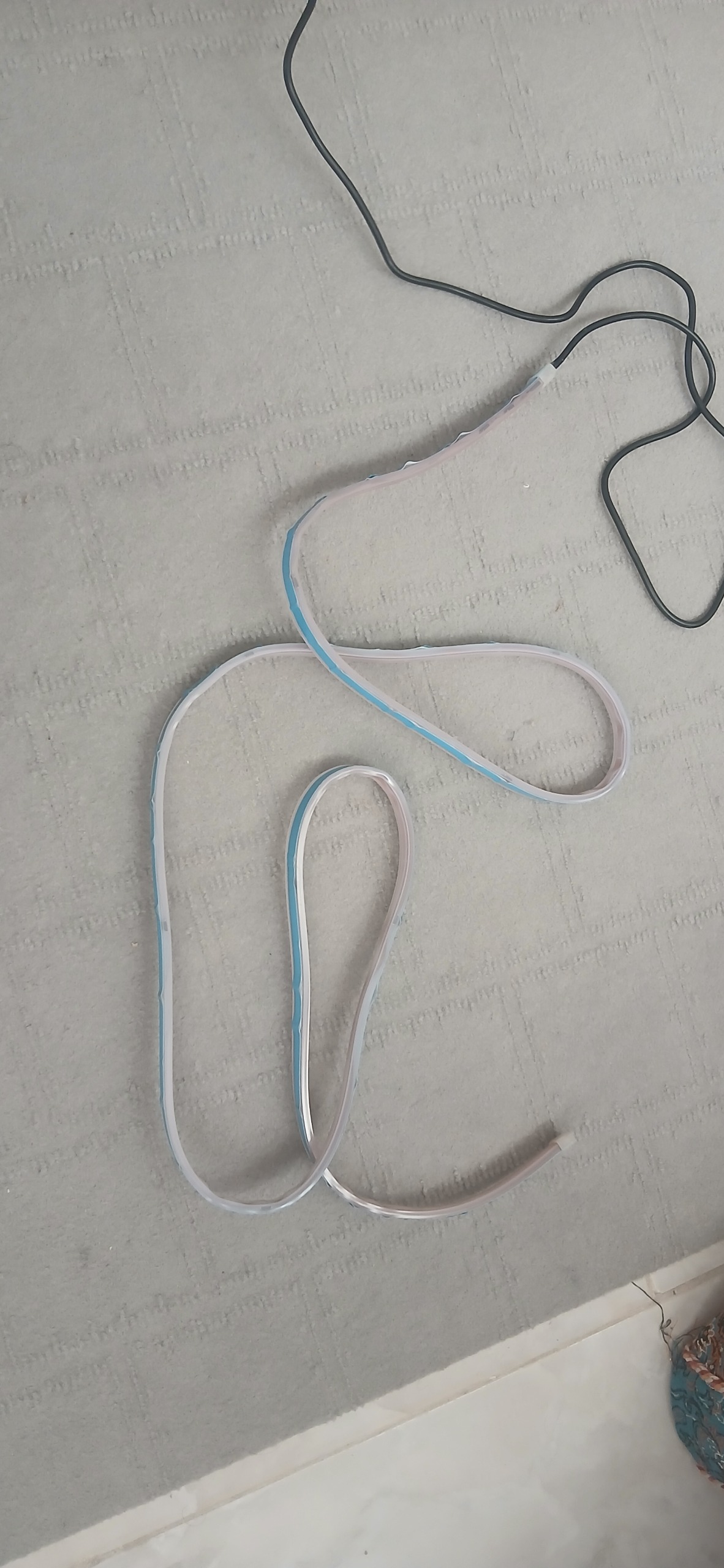 چراغ فلکسیبل زیر کاپوت خودروا