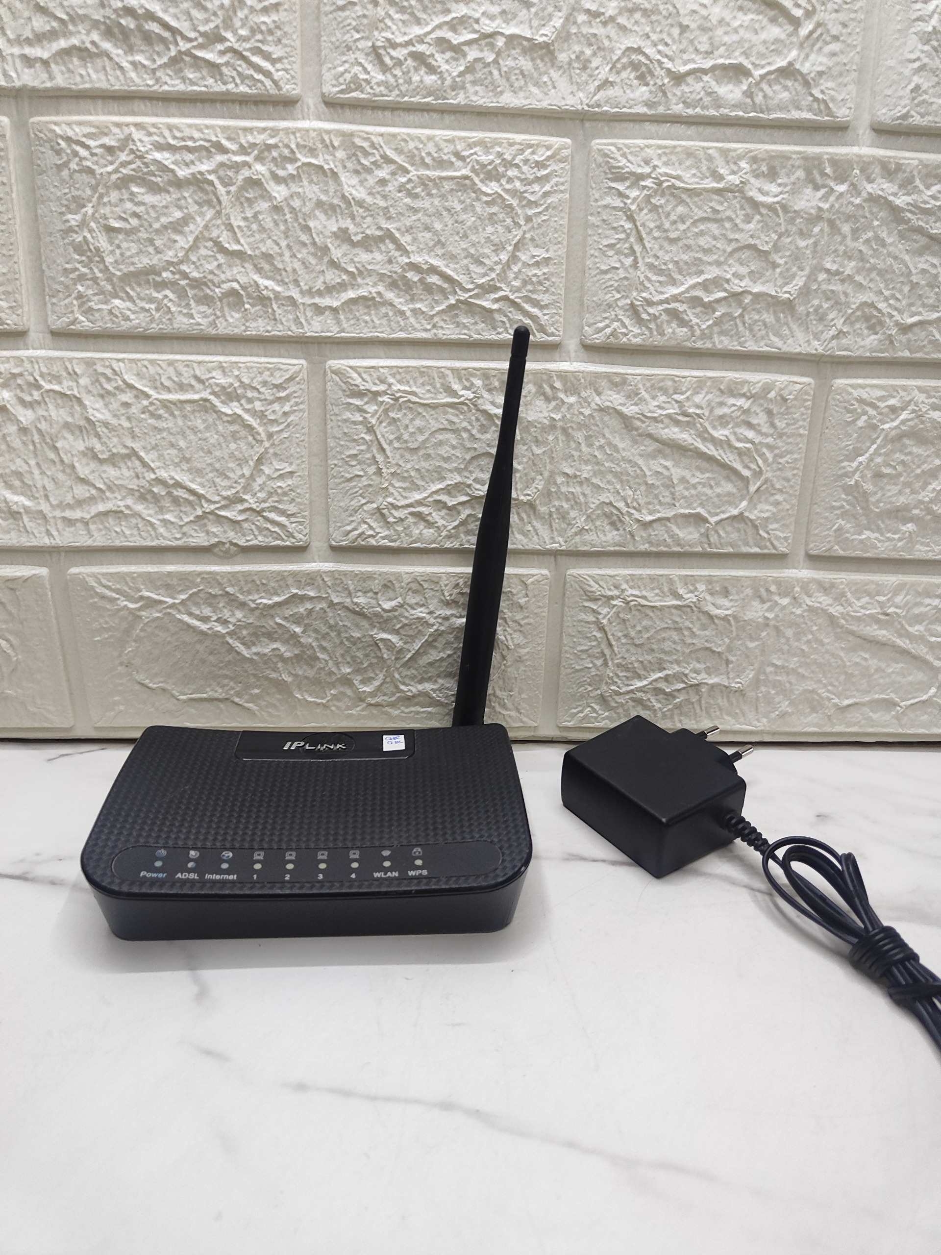 مودم IPlink تک آنتنه همراه با مودم