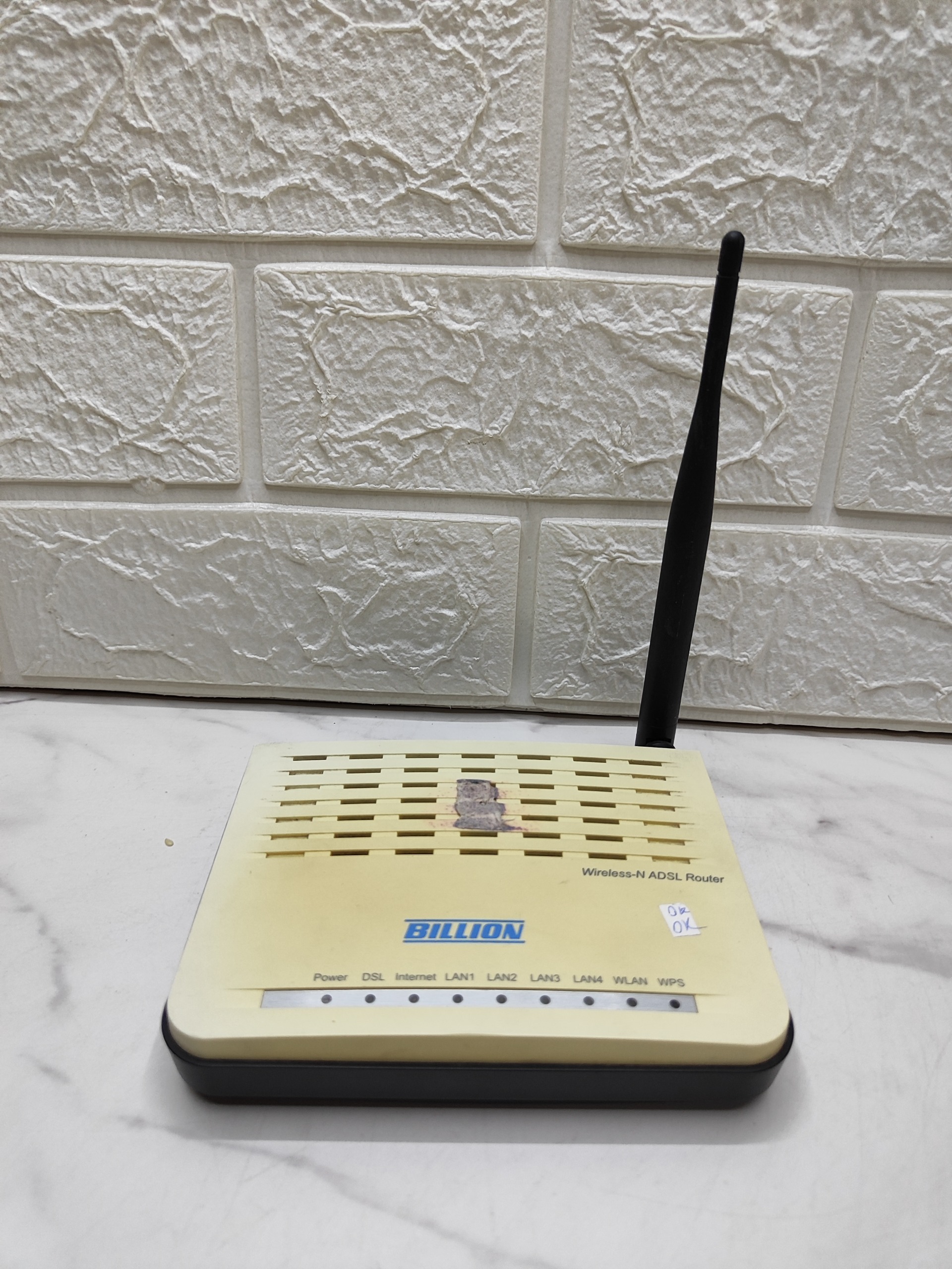 مودم بیلیون وایرلس سالم