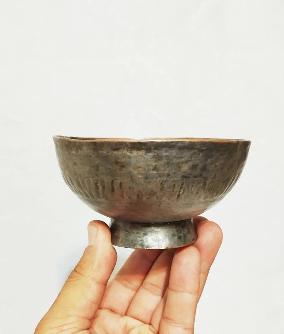 کاسه مسی کعب دار قاجاری چکشی سالم آنتیک