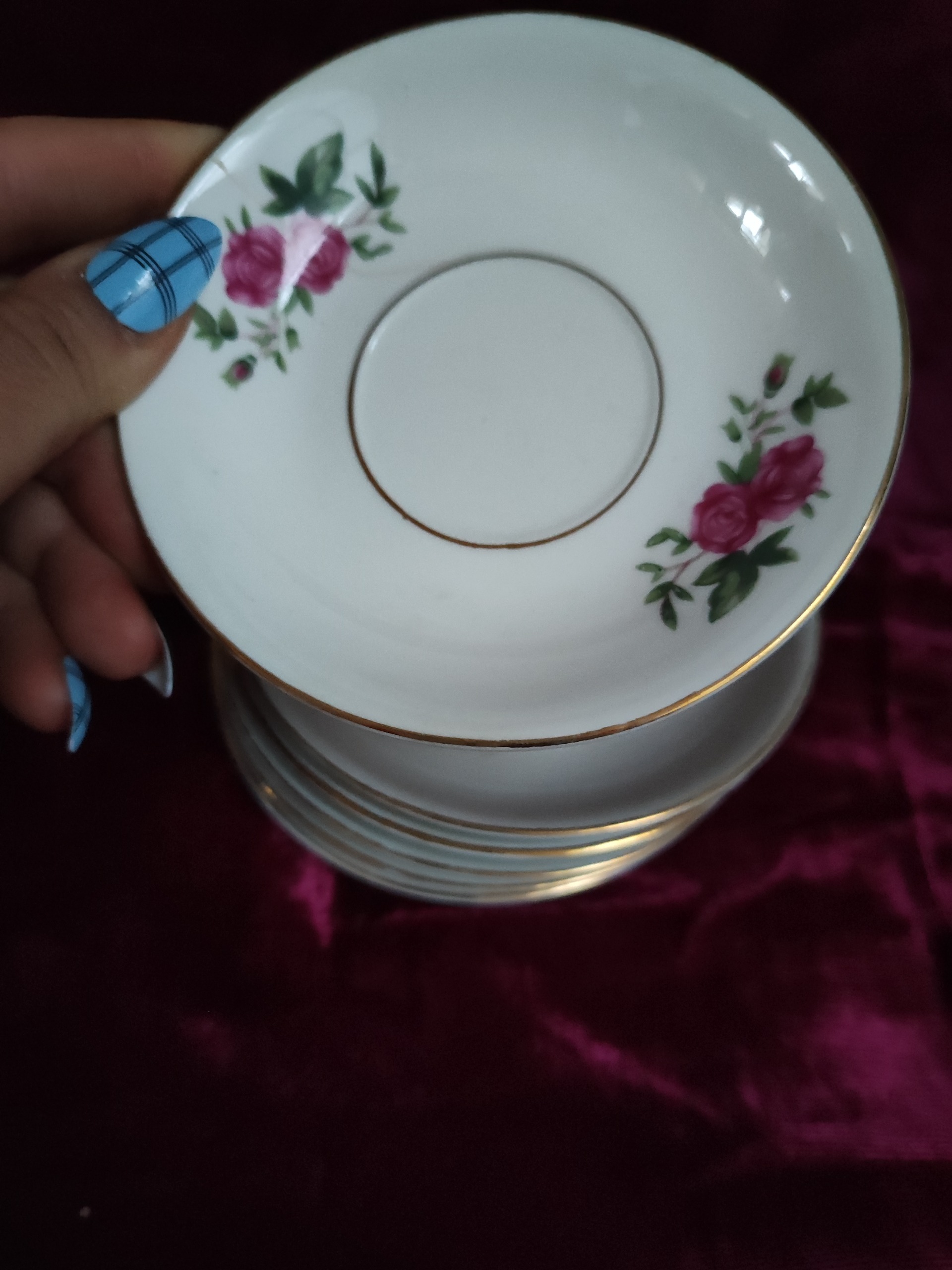 نعلبکی گلدار دیوارکوب