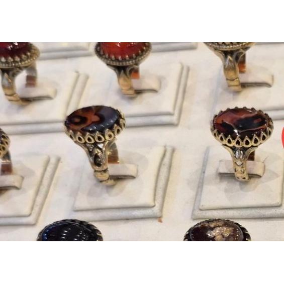 انگشتر عقیق سلیمانی رگه دار طلاروس