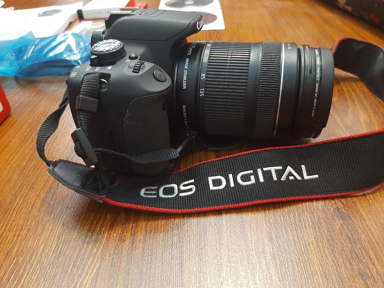دوربین Canon 700D با تمام لوازم 18-135