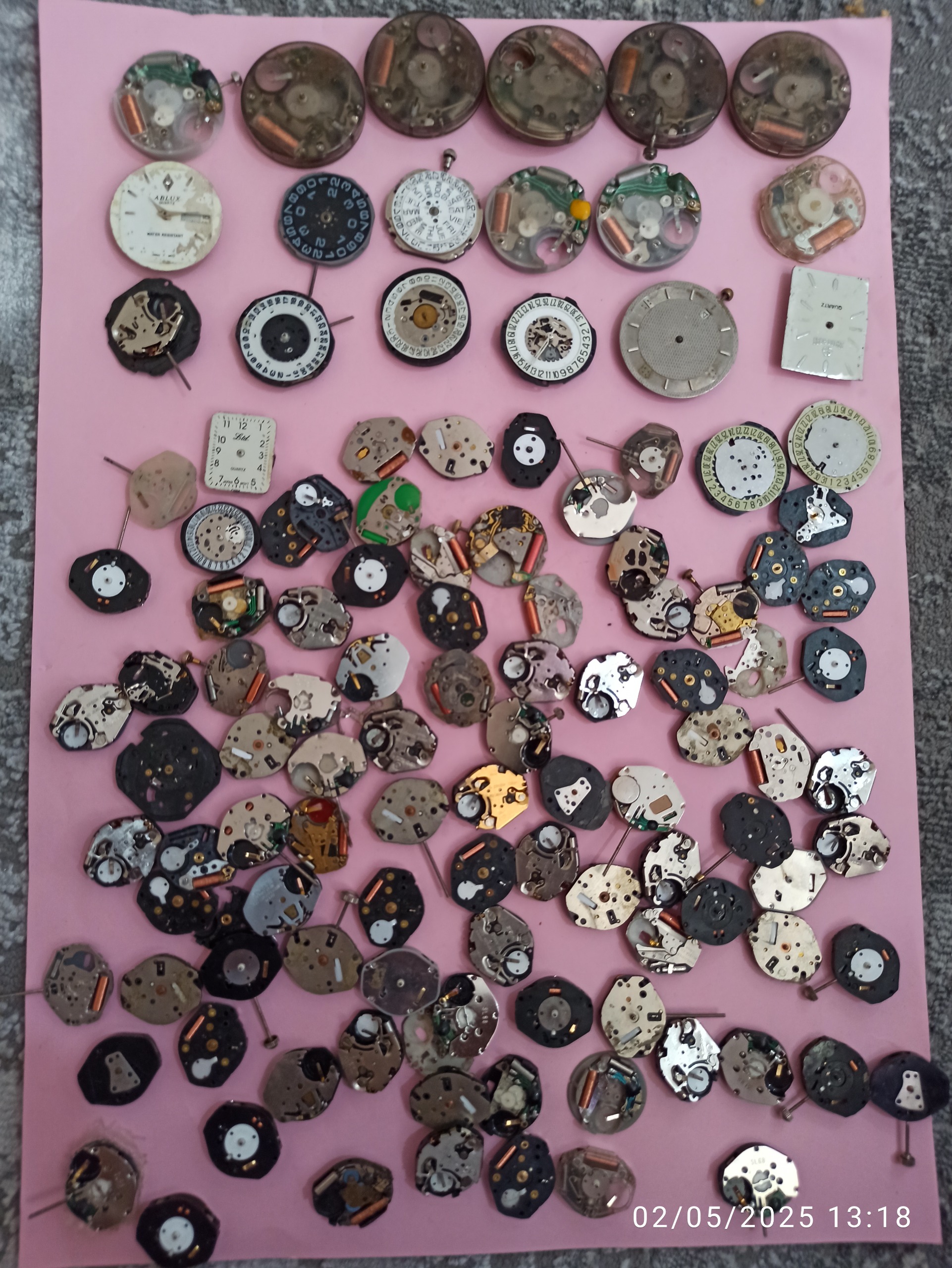 موتور ساعت باتری خور