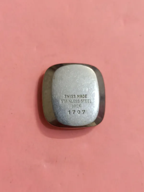 درب پشت ساعت سوئیسی