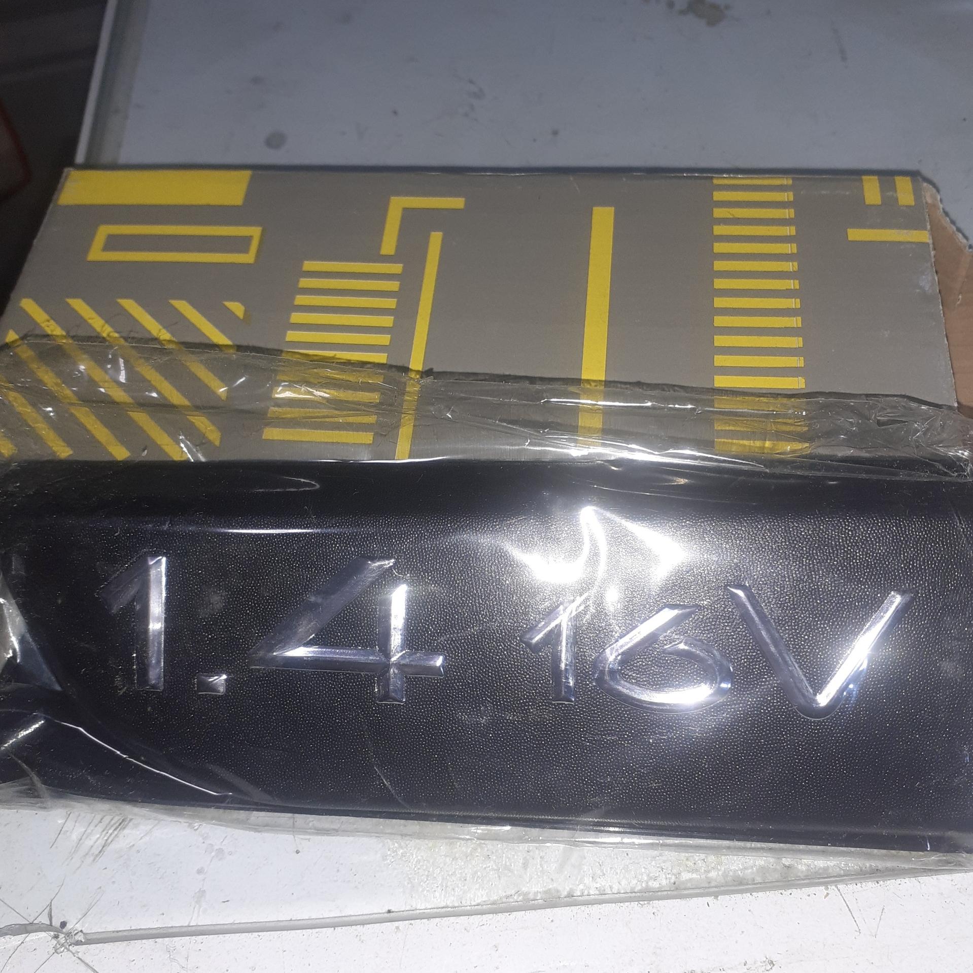 آرم رنو مگان