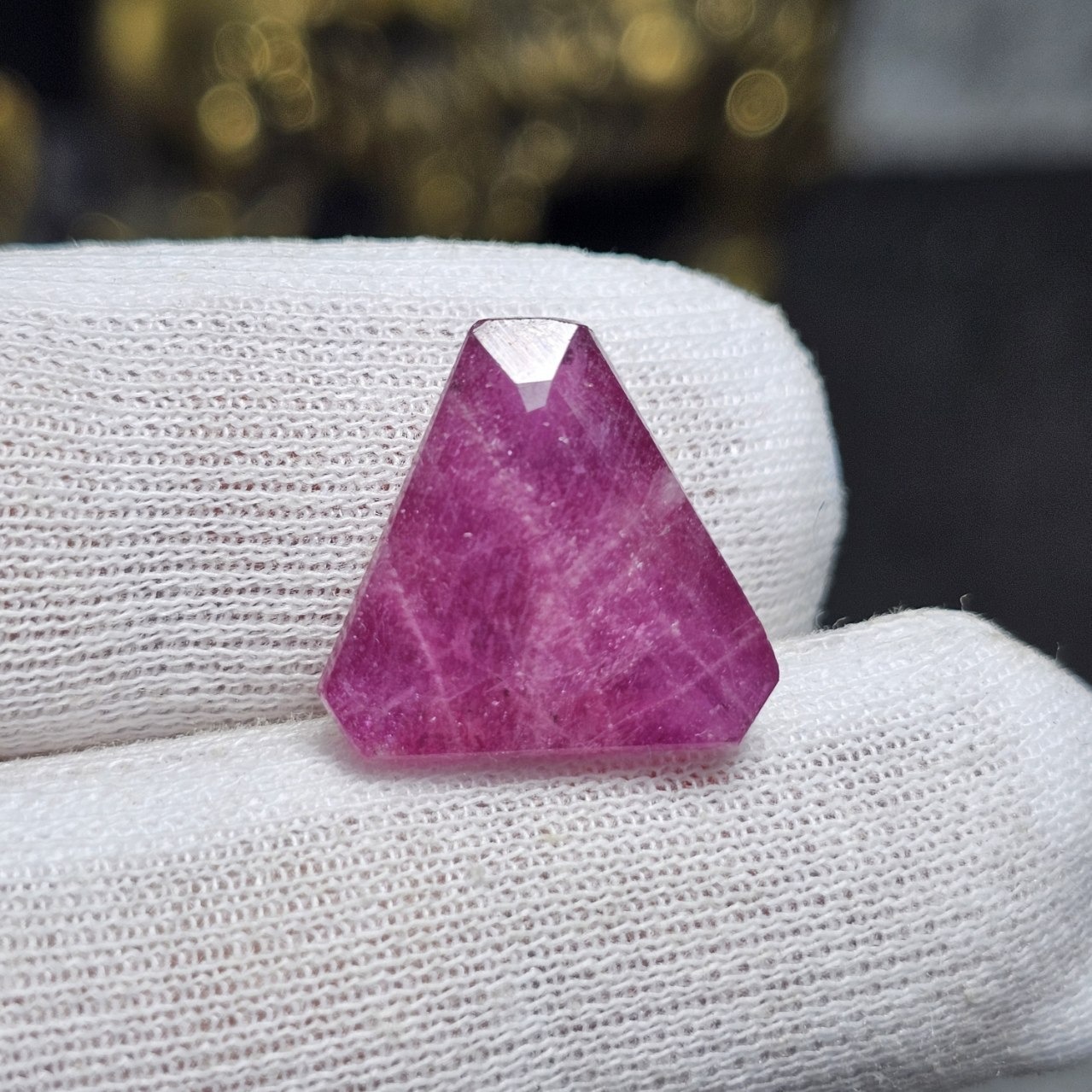 نگین درشت سنگ یاقوت سرخ صورتی معدنی کد 36434