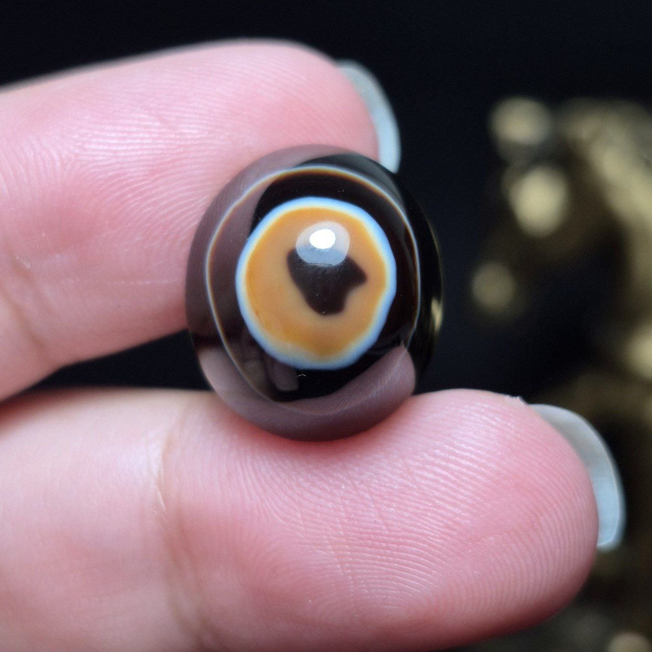 نگین سنگ عقیق سه پوست باباقوری طرح قلب کد k1160