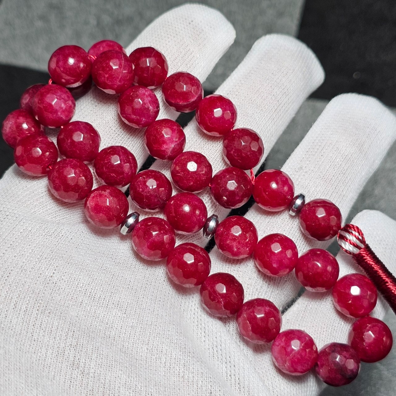 تسبیح 33 دانه سنگ جید یاقوتی تراش دار کد 37089