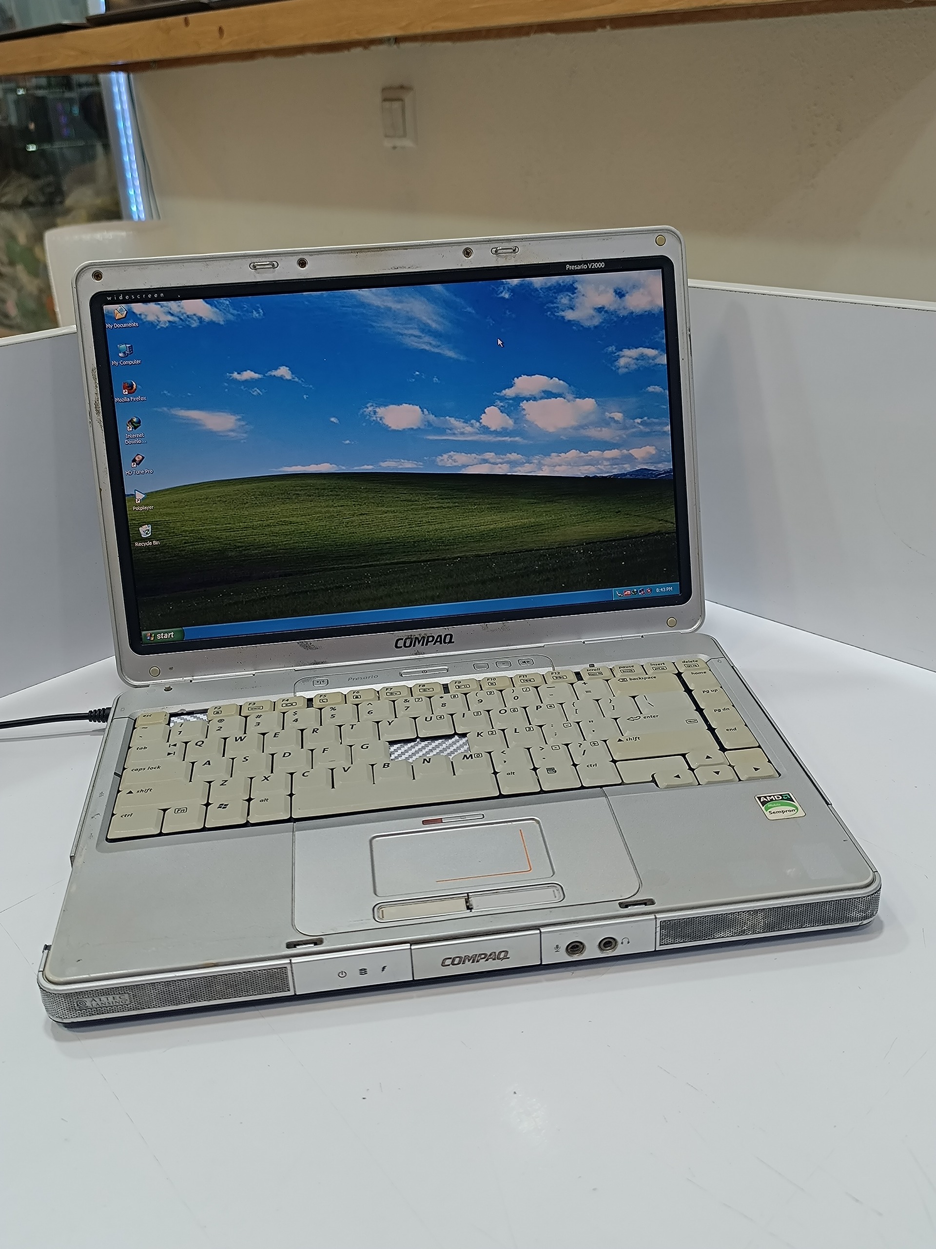 لپ تاپ Hp Compaq V2000
