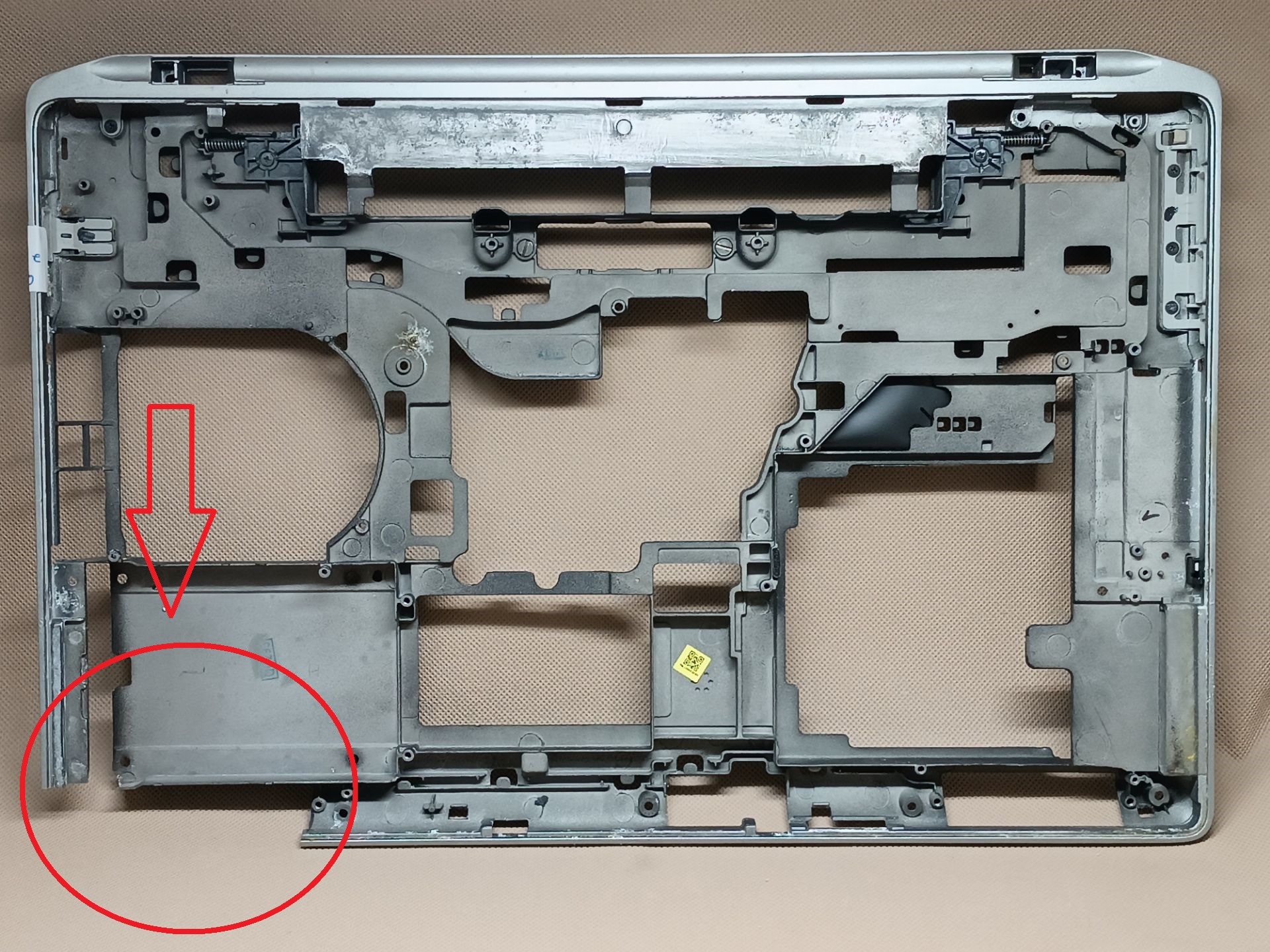 قاب D لپ تاپ Dell Latitude E6520