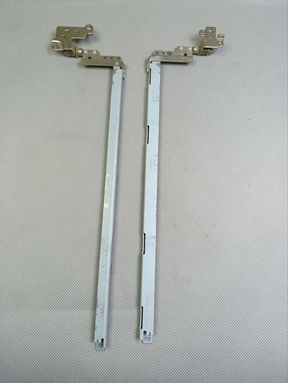 لولا و نگهدارنده ال سی دی لپ تاپ NEC Lavie LL550JG