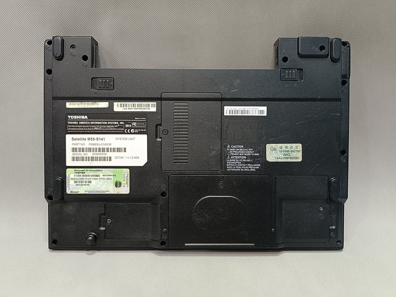 قاب کف لپ تاپ Toshiba Satellite M55-S141