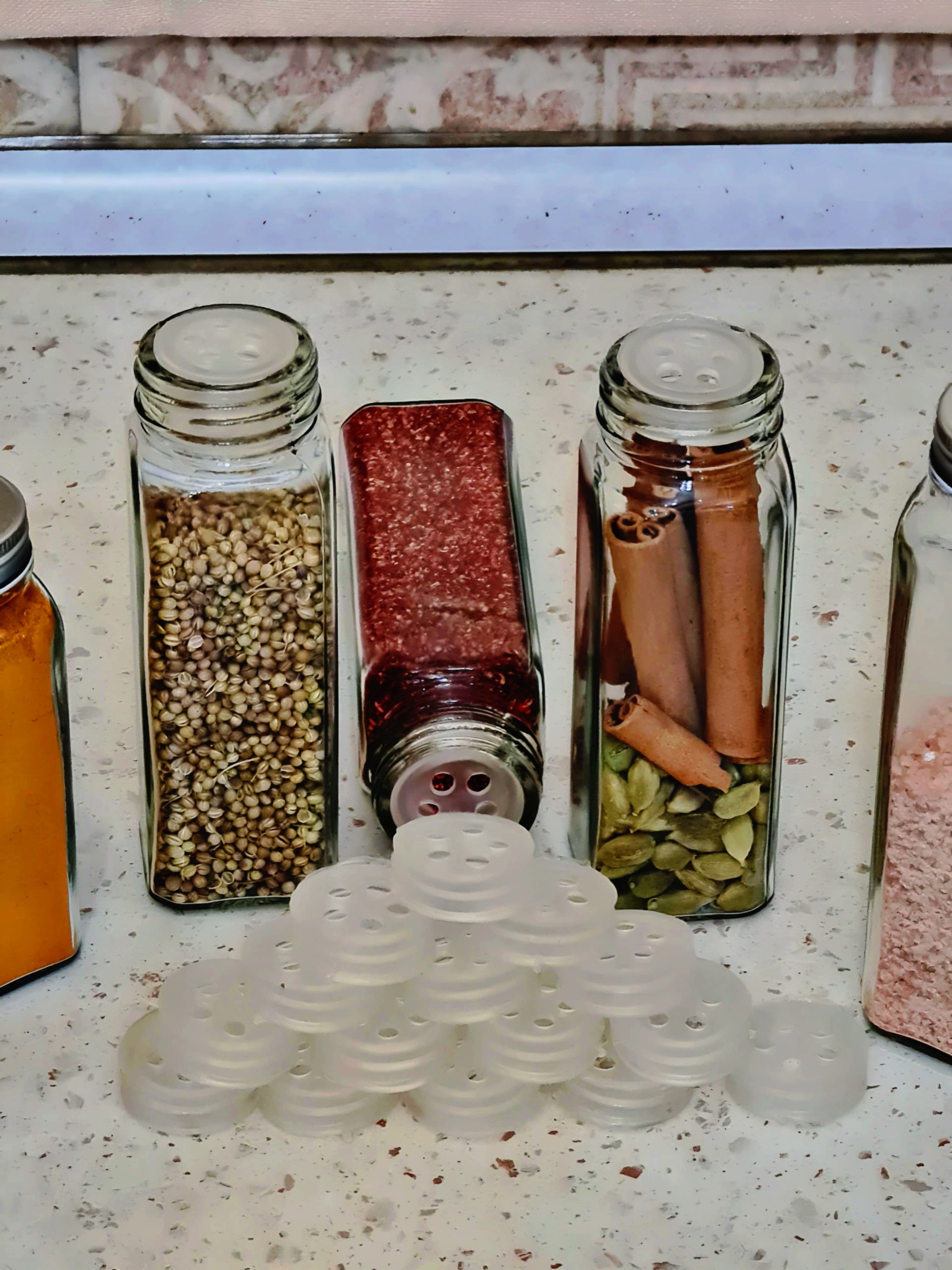 جا ادویه مک کارتی شیشه ای