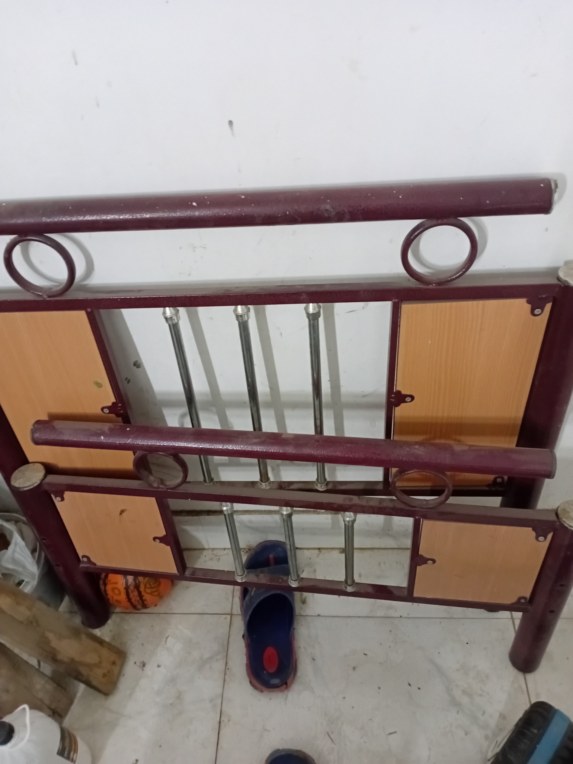 تخت خواب اهنی