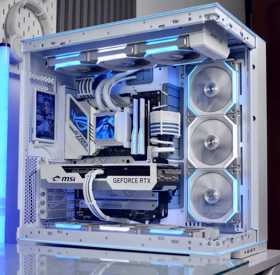 فن کیس حرفه ای و خاص لیان لی LIAN LI UNI FAN SL120