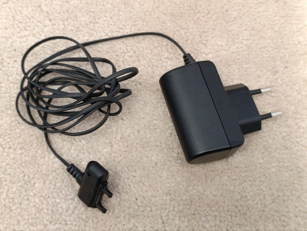 شارژر اورجینال اصل سر جعبه آیه سونی اریکسون