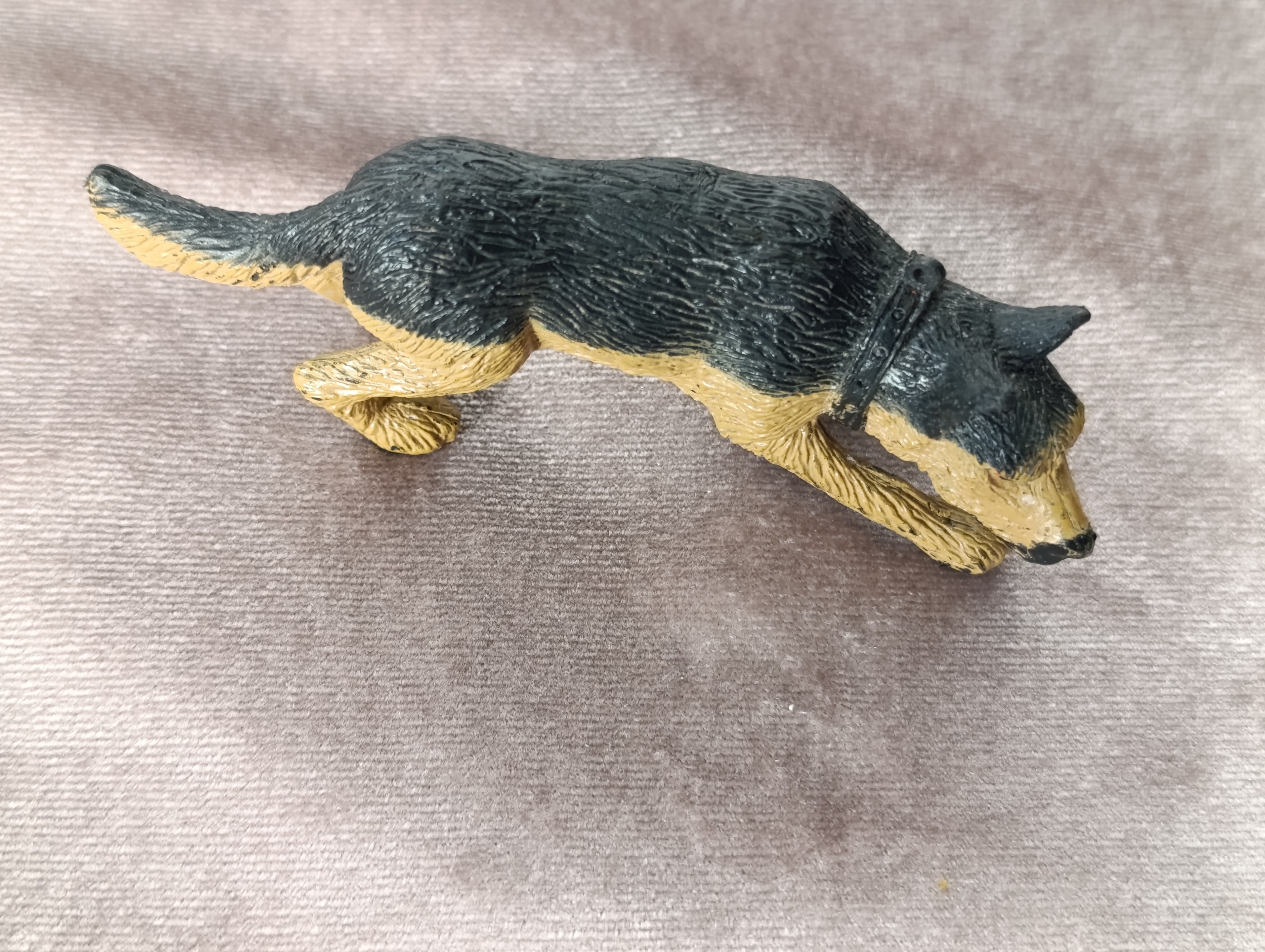 فیگور سگ گرگی با طراحی بسیار جذاب و اورجینال