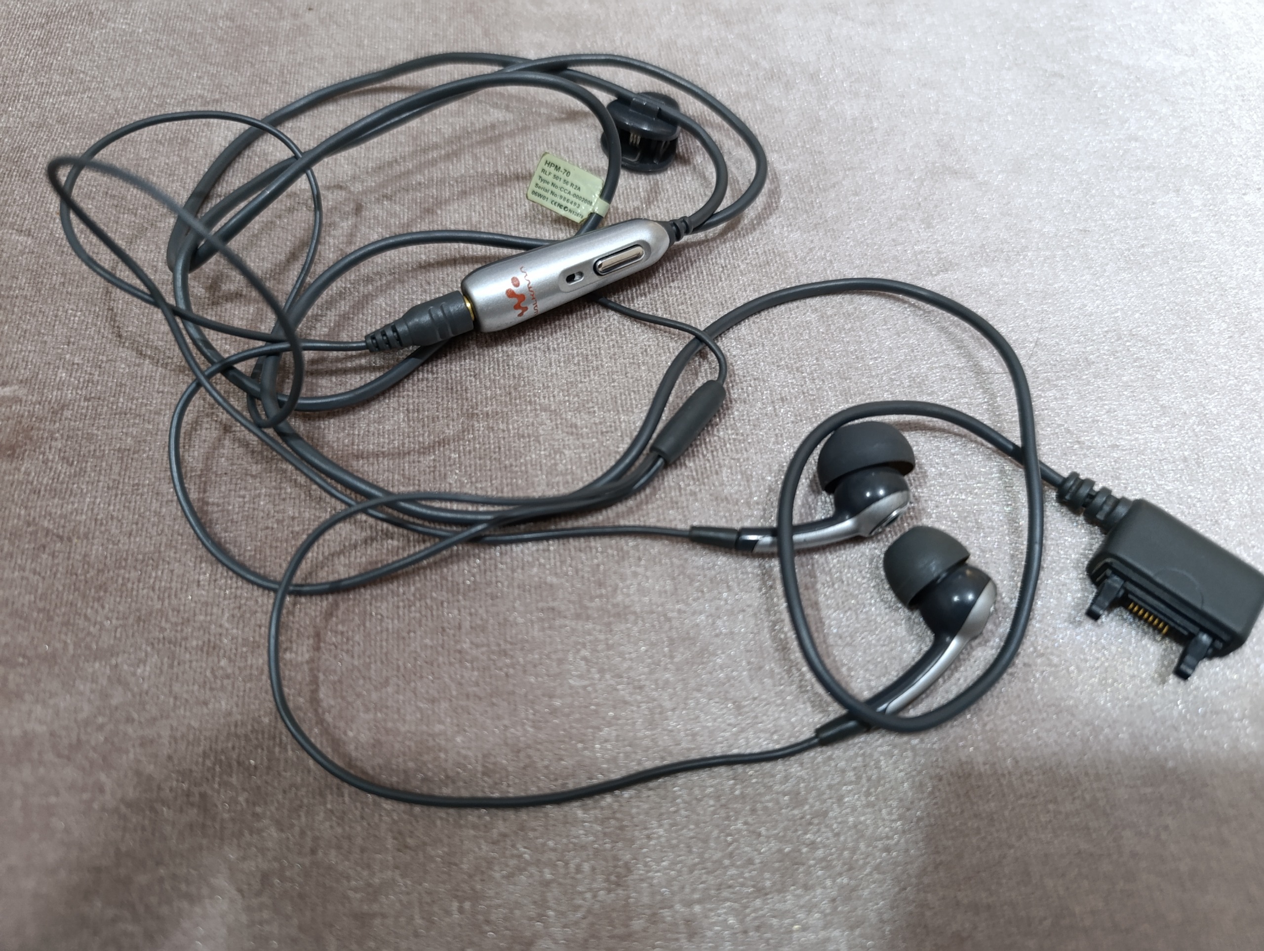 هندزفری اورجینال رو کارتنی سونی اریکسون مدل w