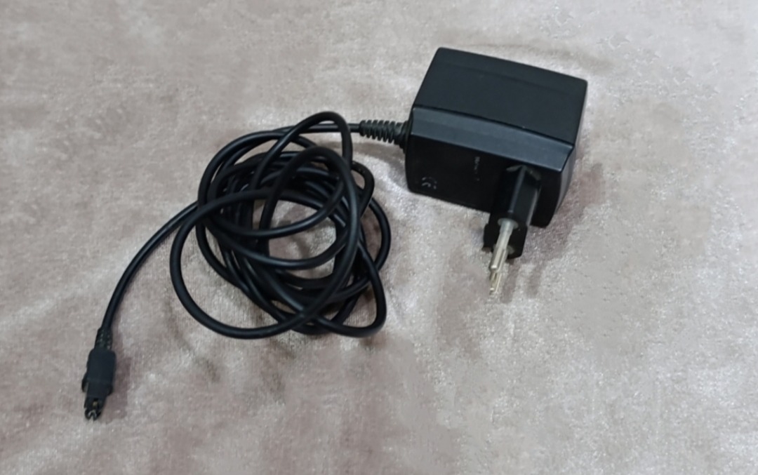 شارژر کلکسیونی اروجینال رو کارتنی  اریکسون