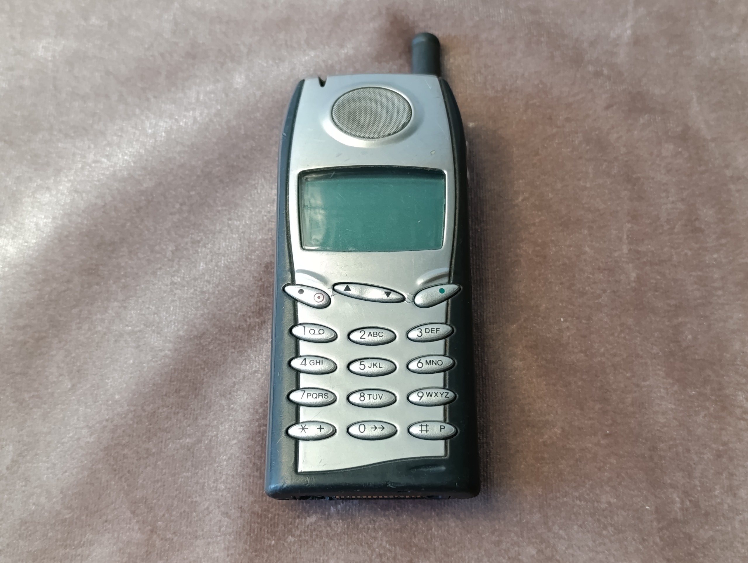 موبایل بوش قدیمی کلکسیونی نایاب ساخت دانمارک