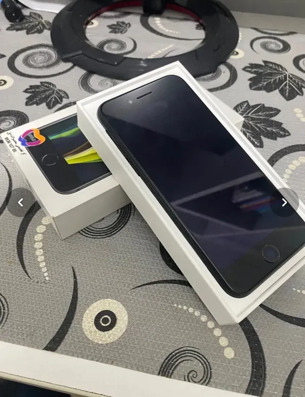 فروش iphone se2020 LL/A 128gig سالم