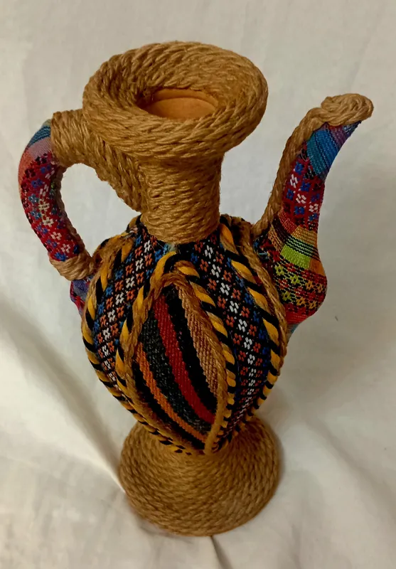 کوزه سفالی دکوری
