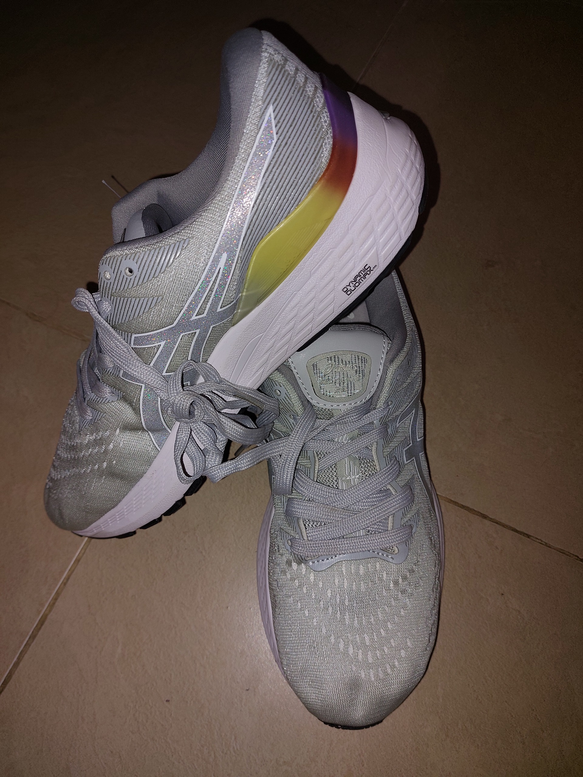 کتانی اسیکس ویتنام