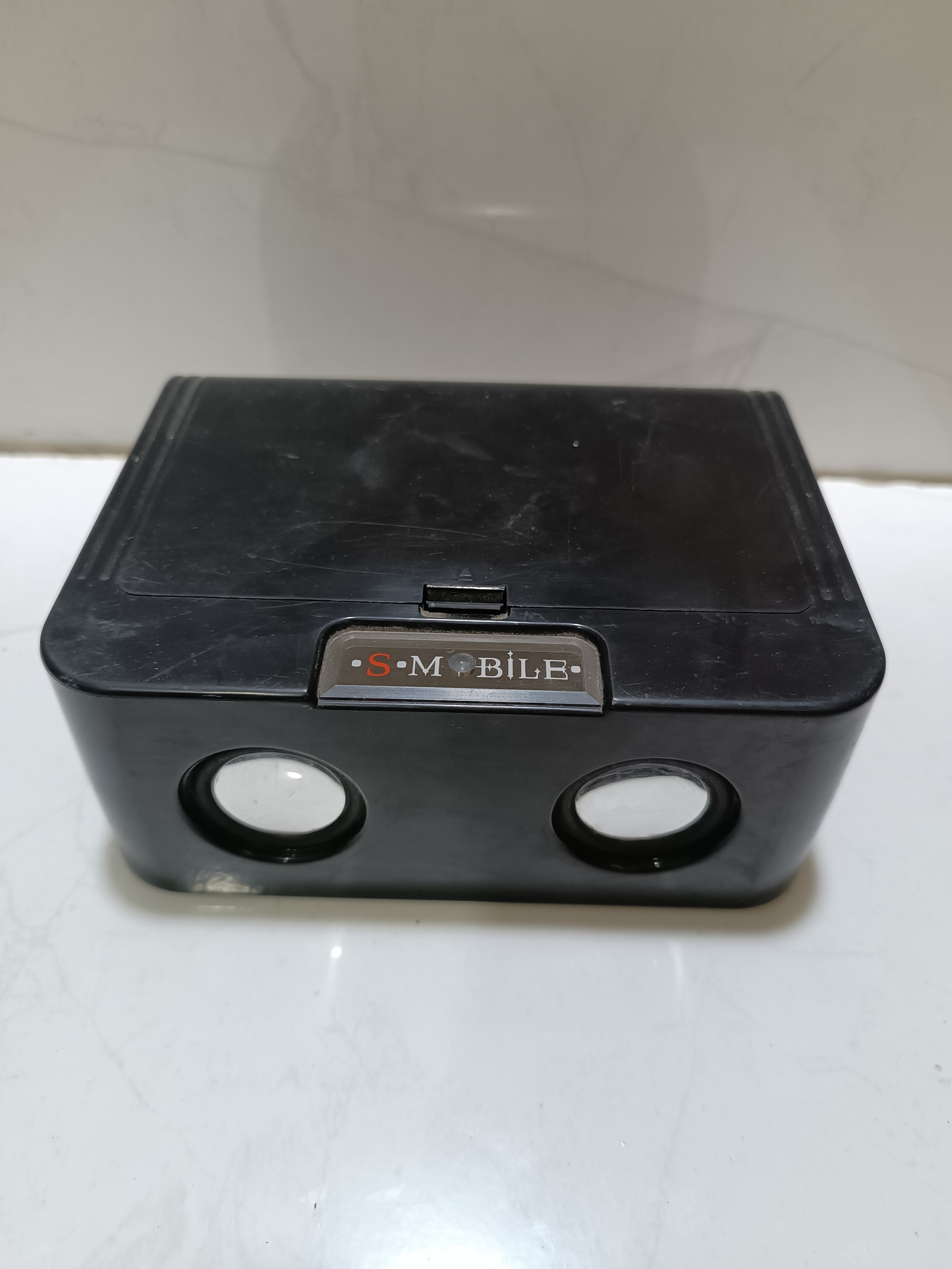 اسپیکر محفظه دار