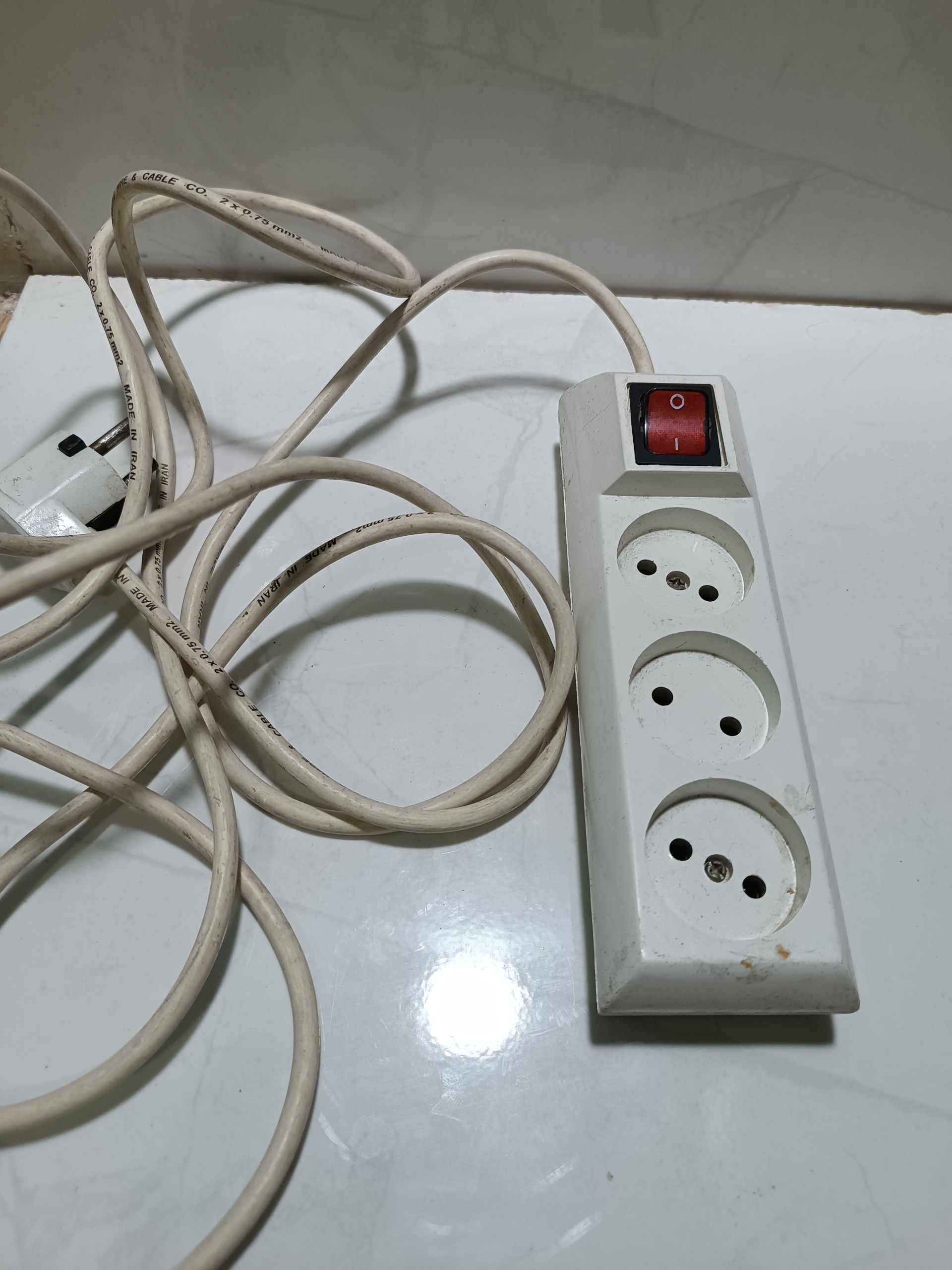 سه راهی برق کابل دار