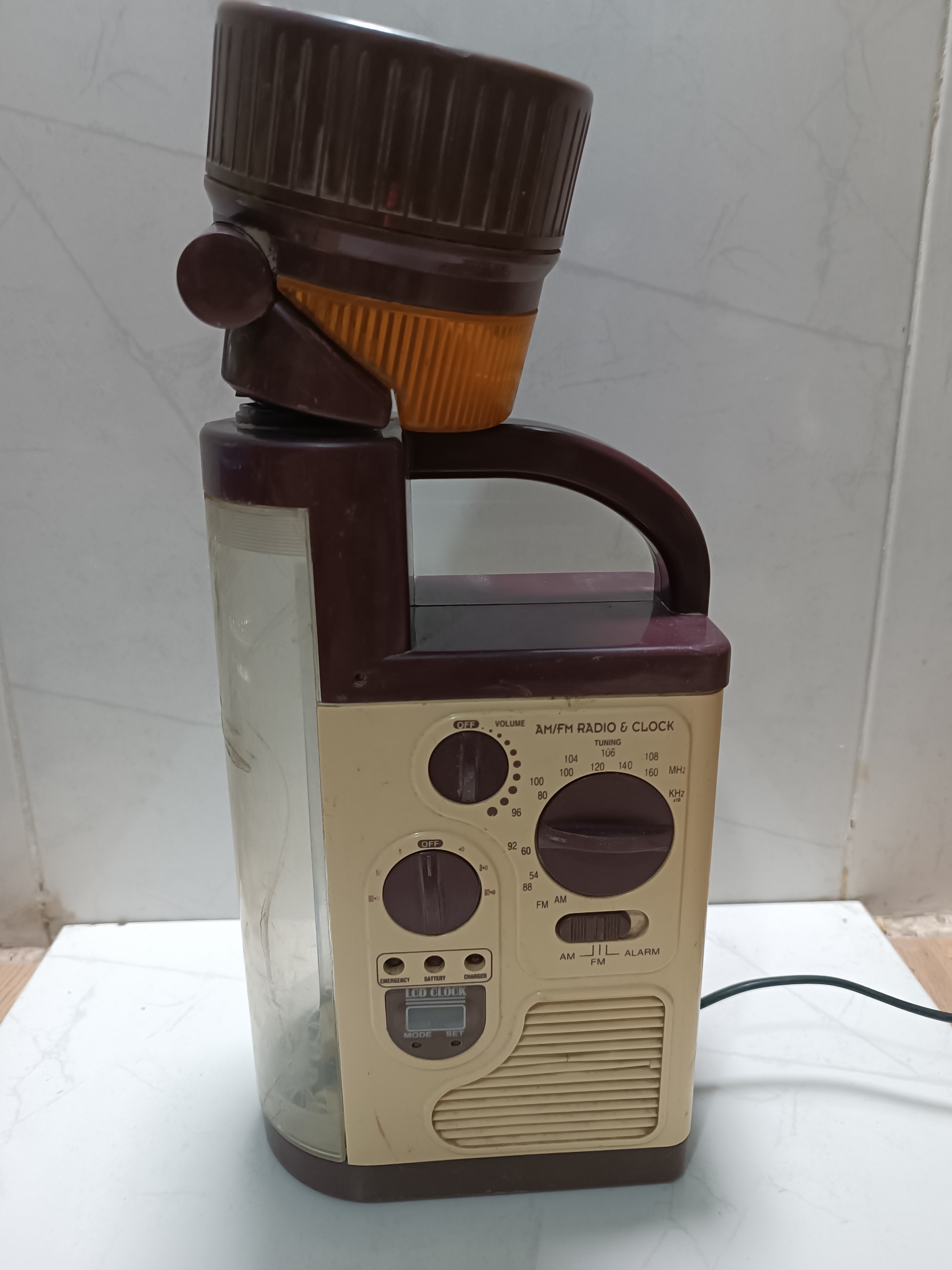 رادیو چراغ دار ژاپنی