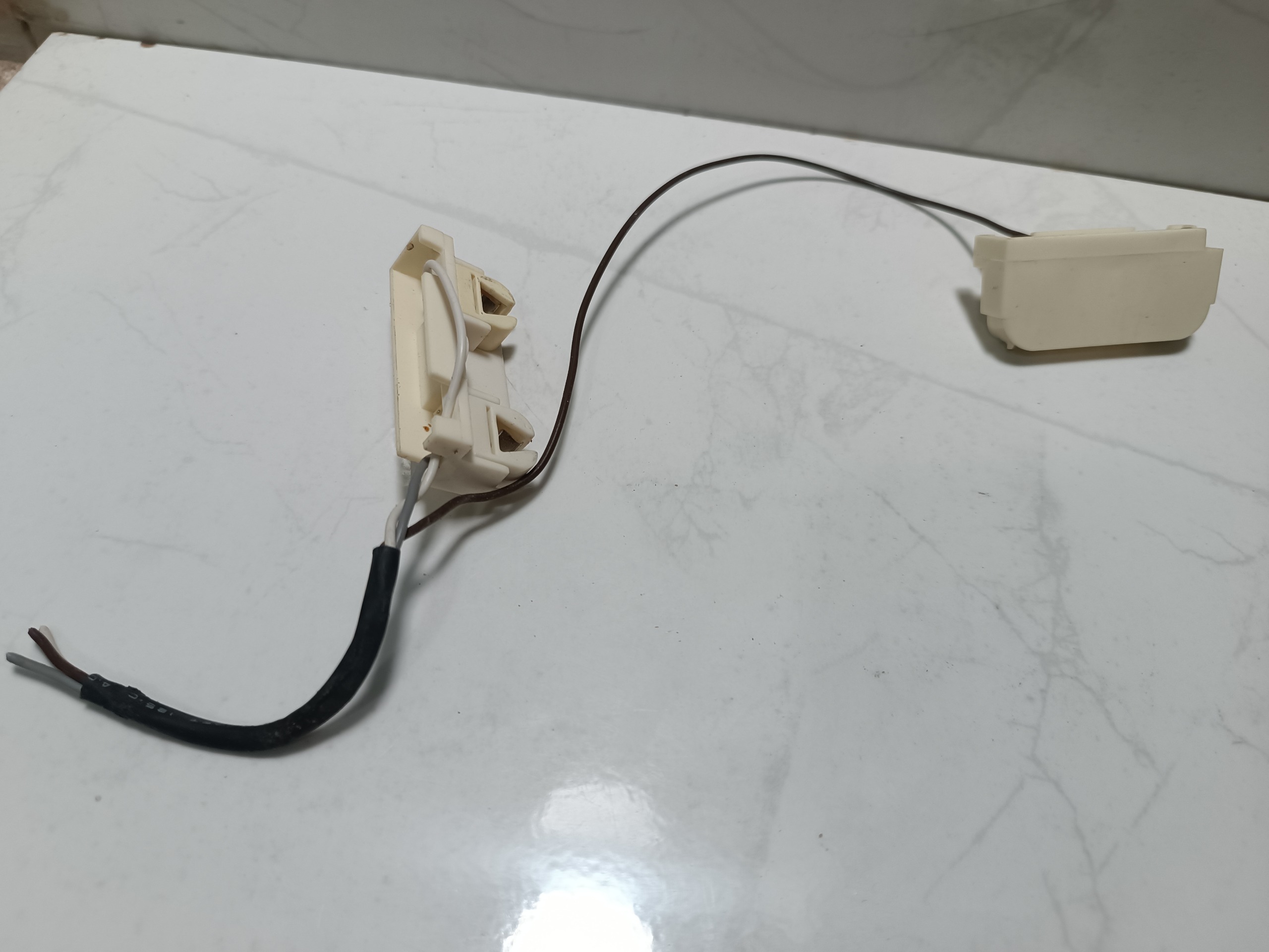 سوکت برق مهتابی