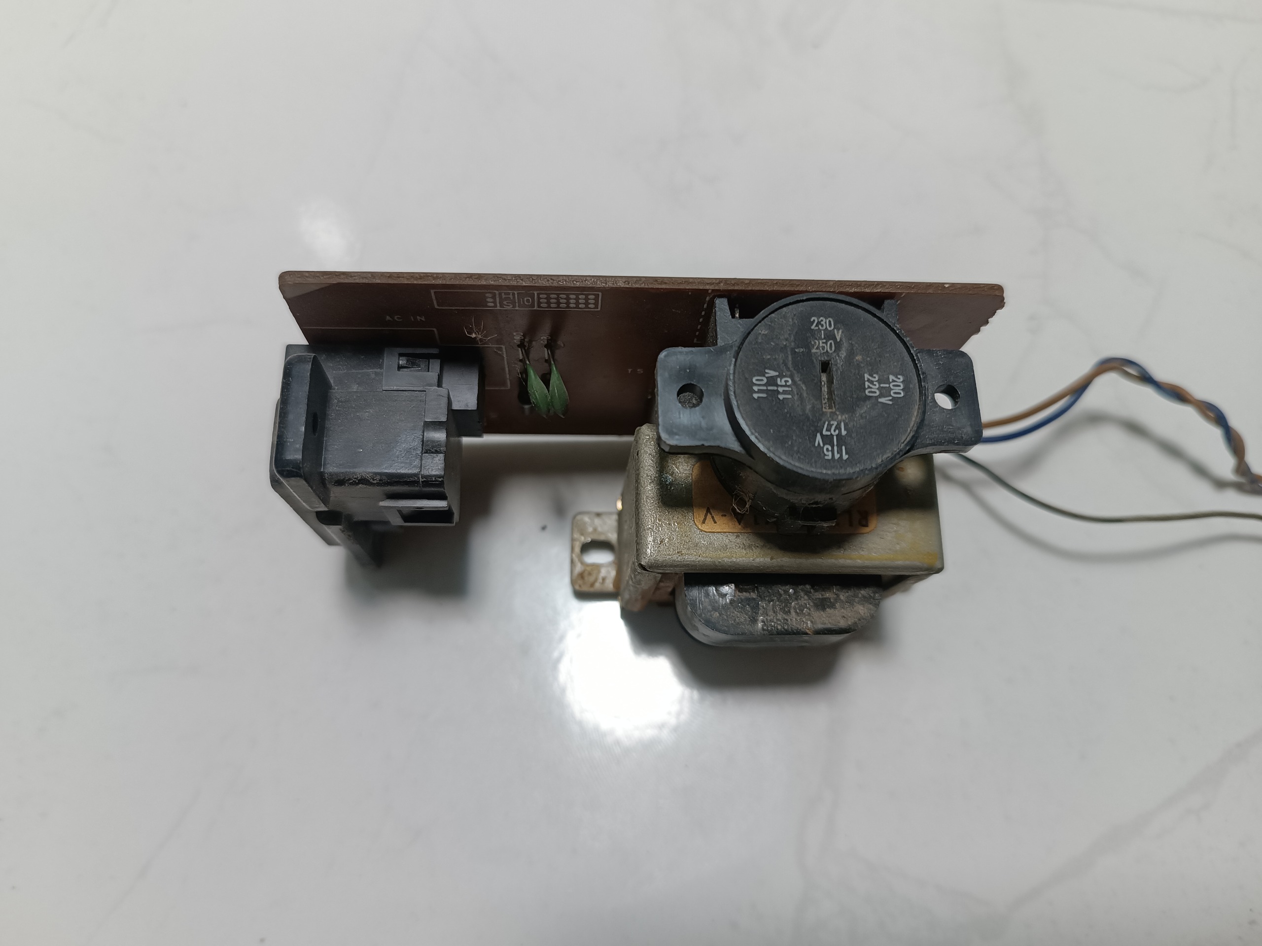 ترانس ضبط ناسیونال ژاپنی به همراه سوکت و سوییچ برق