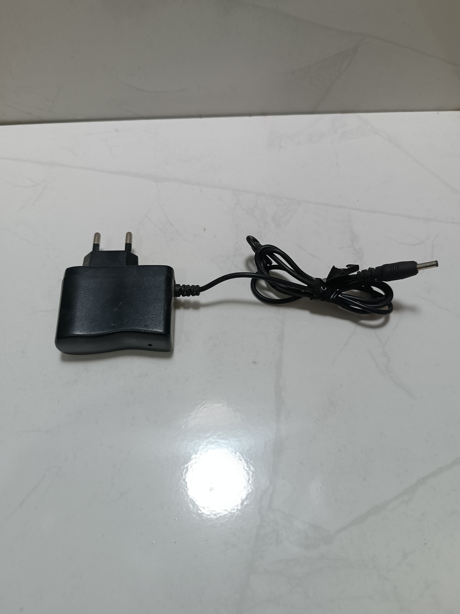 آداپتور 5 ولت 1 آمپر