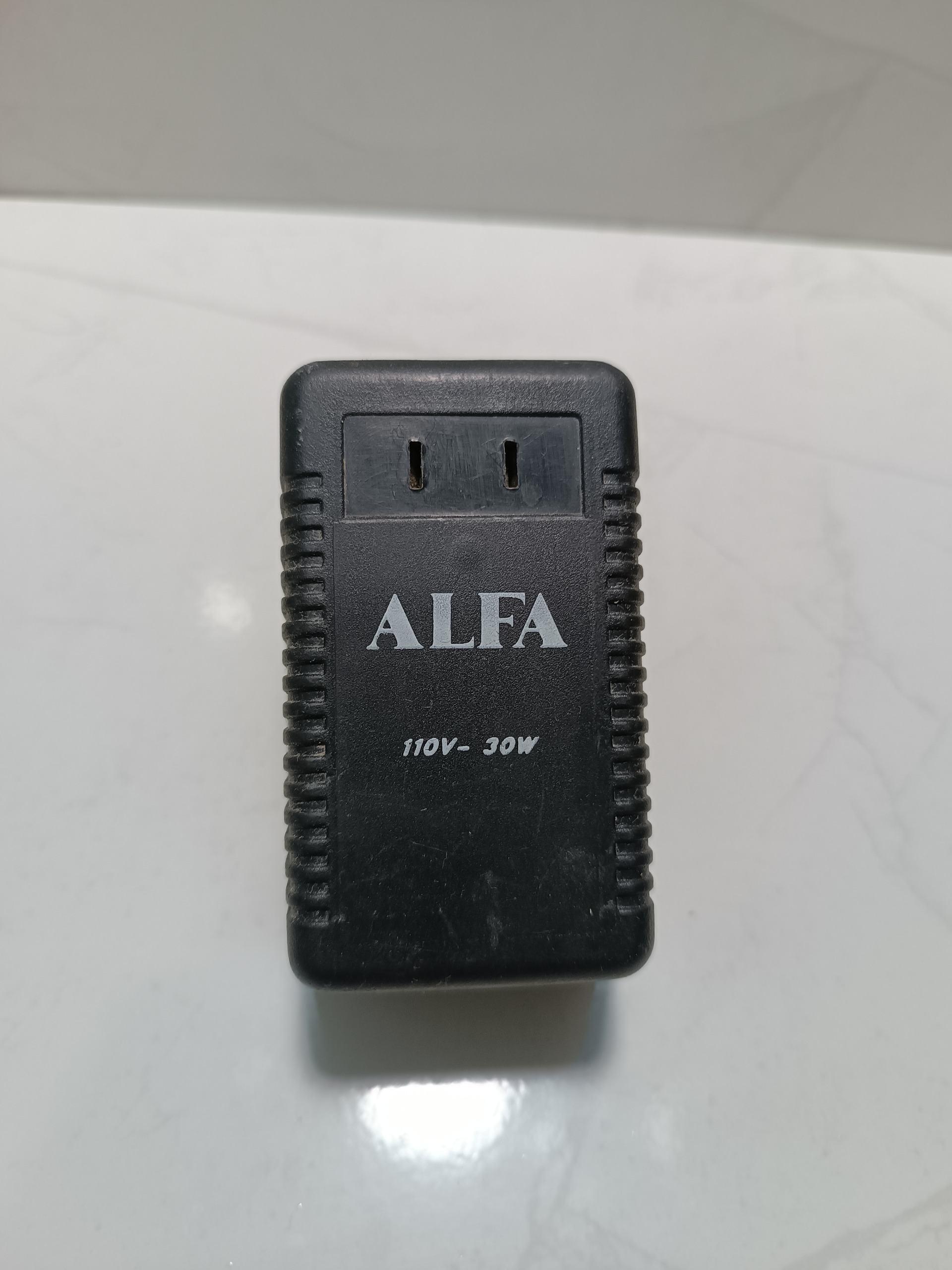 آداپتور تبدیل برق 220 ولت به 110 ولت