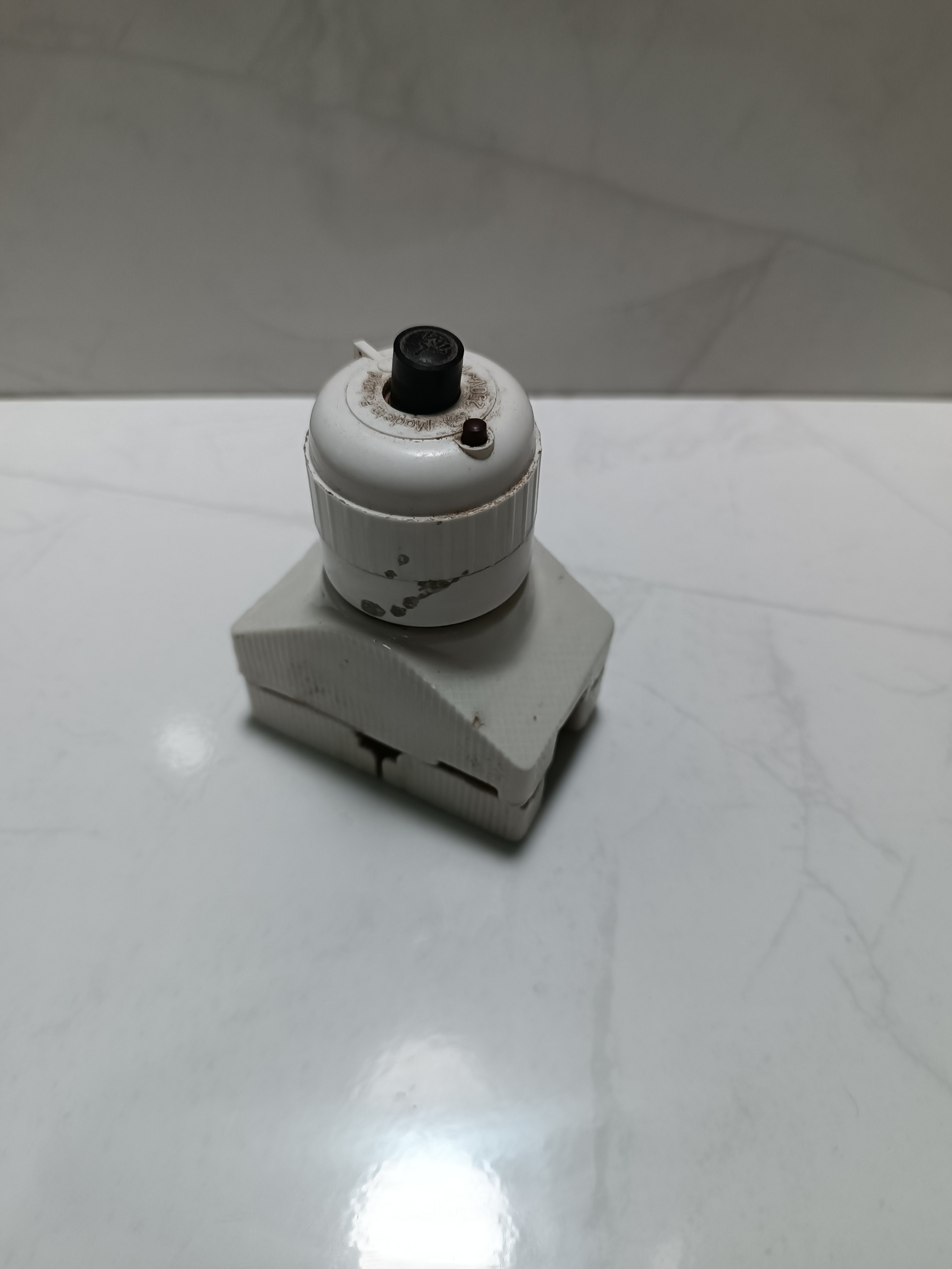 فیوز سرامیکی 250 ولت 16 آمپر