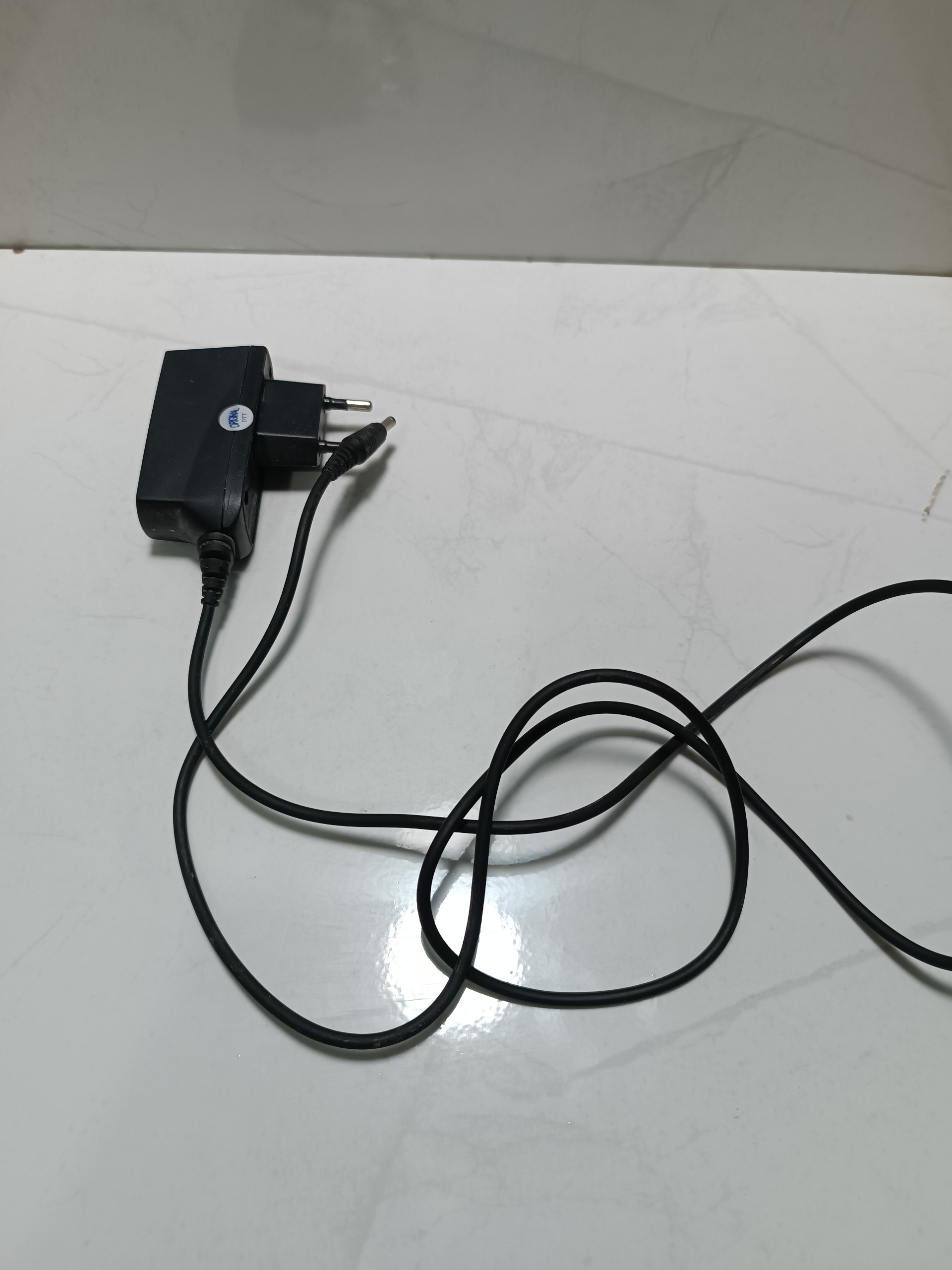 آداپتور 5.7 ولت 800 آمپر ساعت