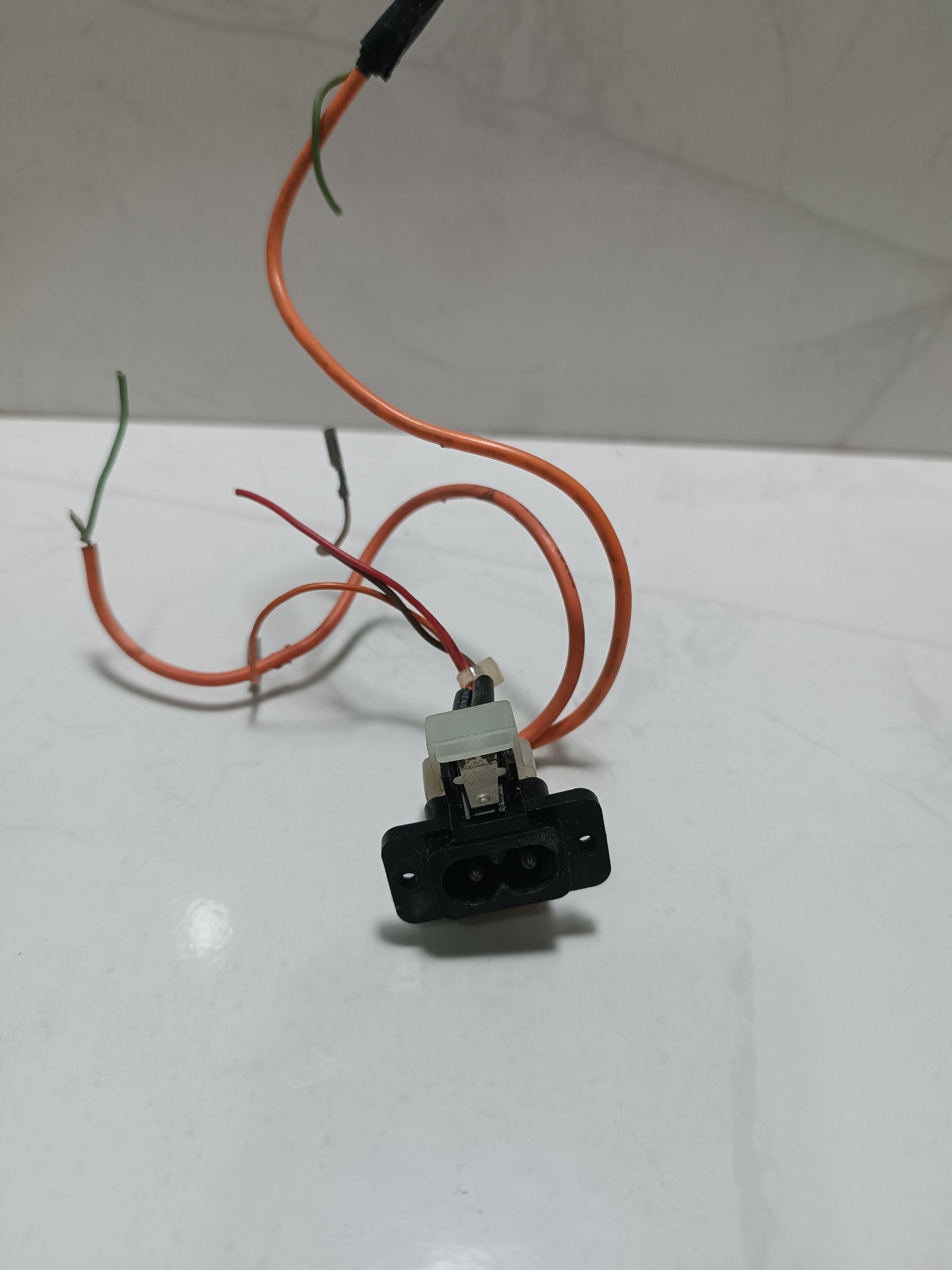 سوکت ورودی برق ضبط