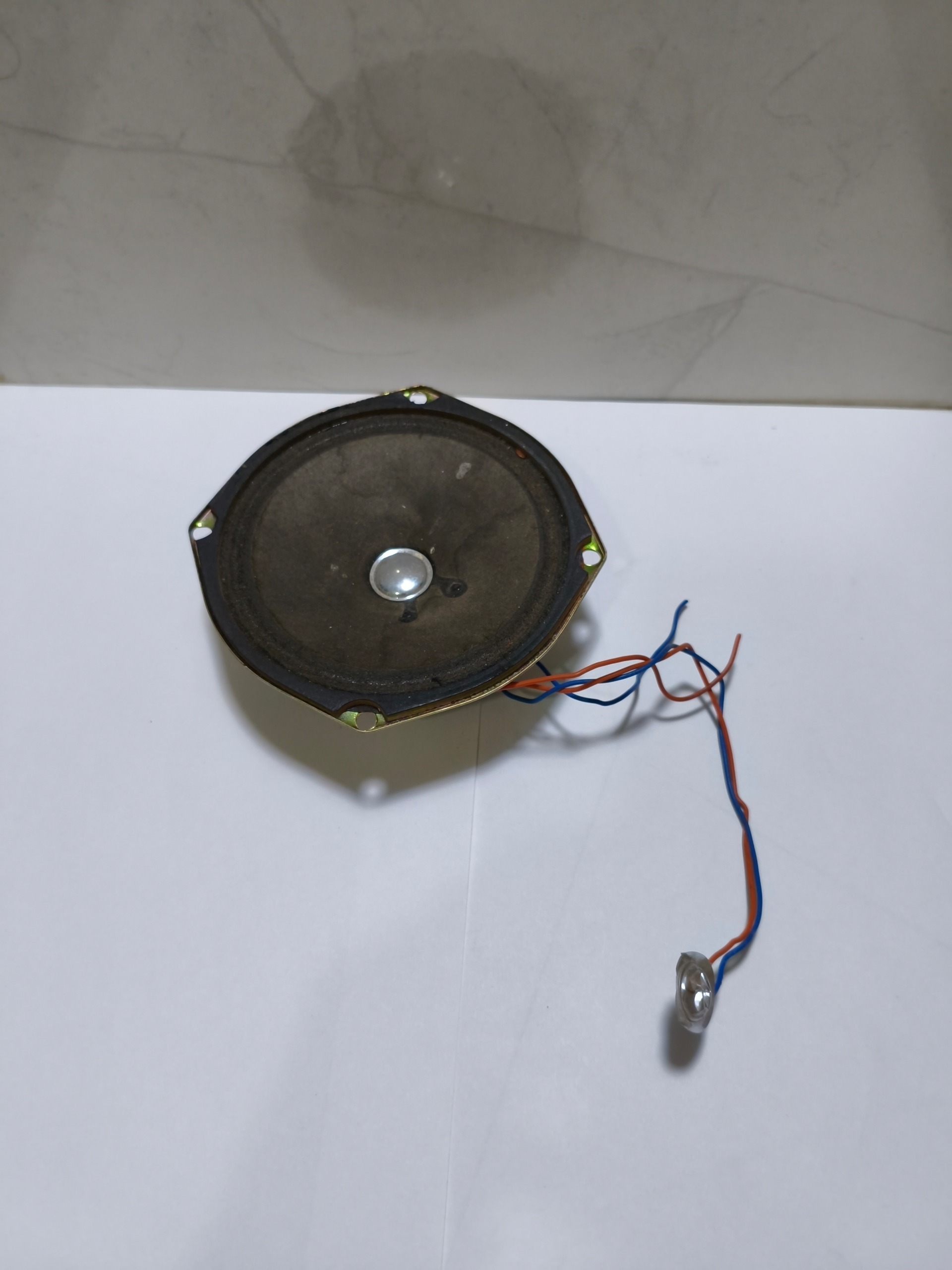 بلندگو توشیبا بوم بیت 483