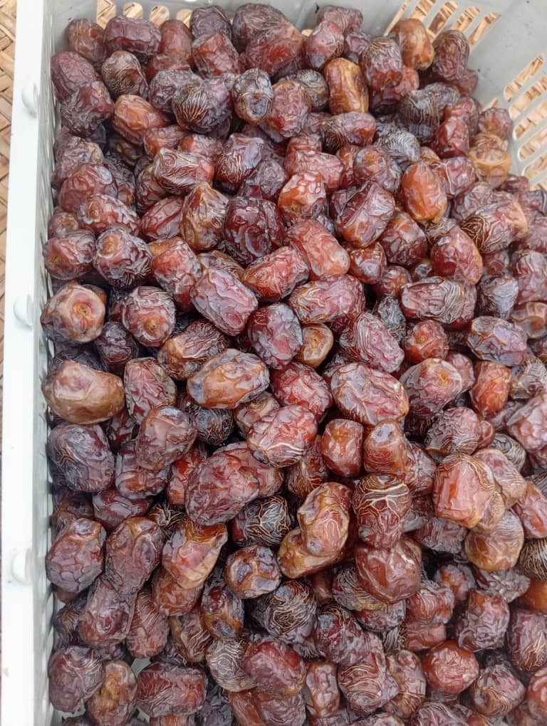 خرما مرداسنگ تمیز
