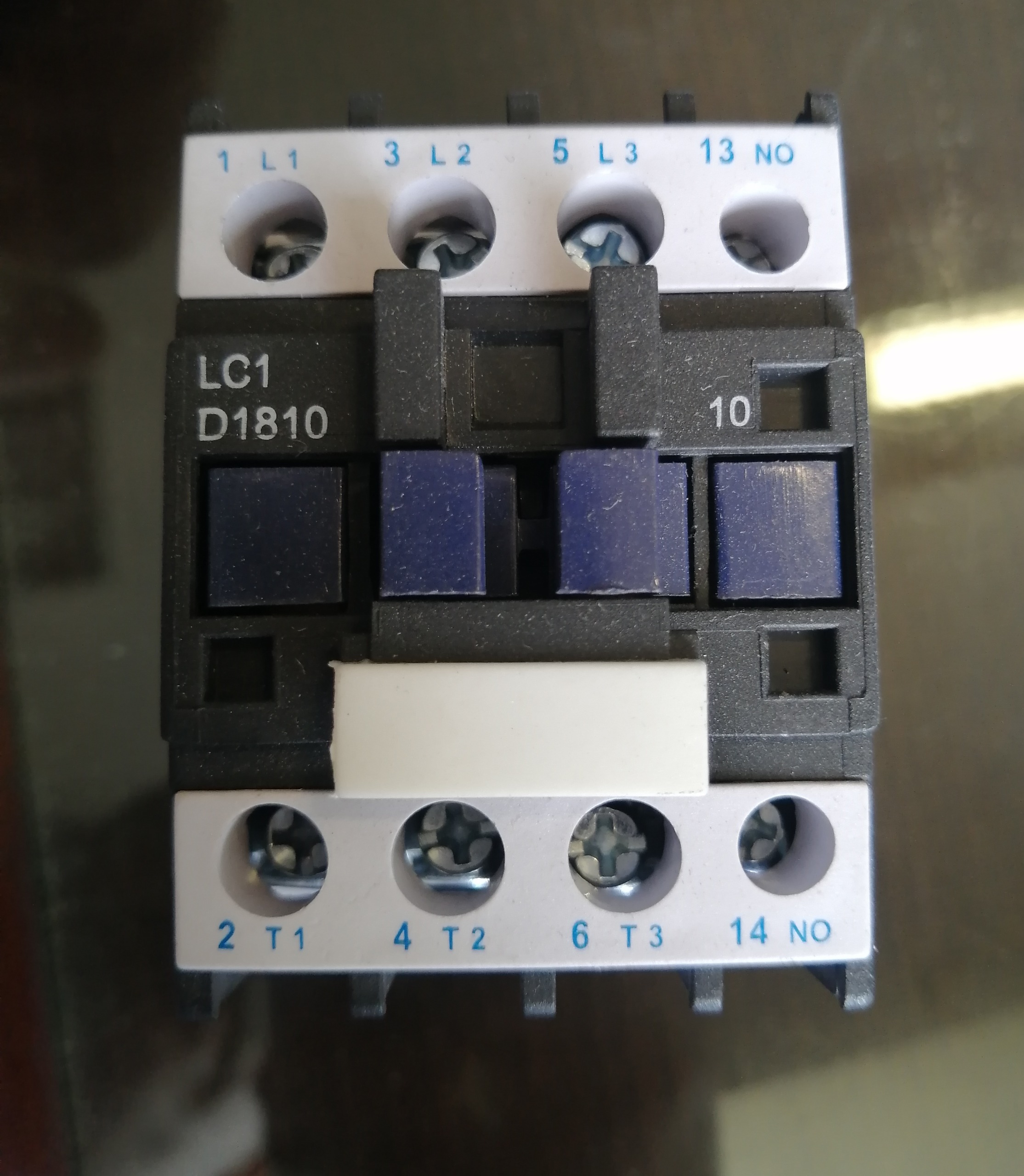 کنتاکتور d1810 مصباح