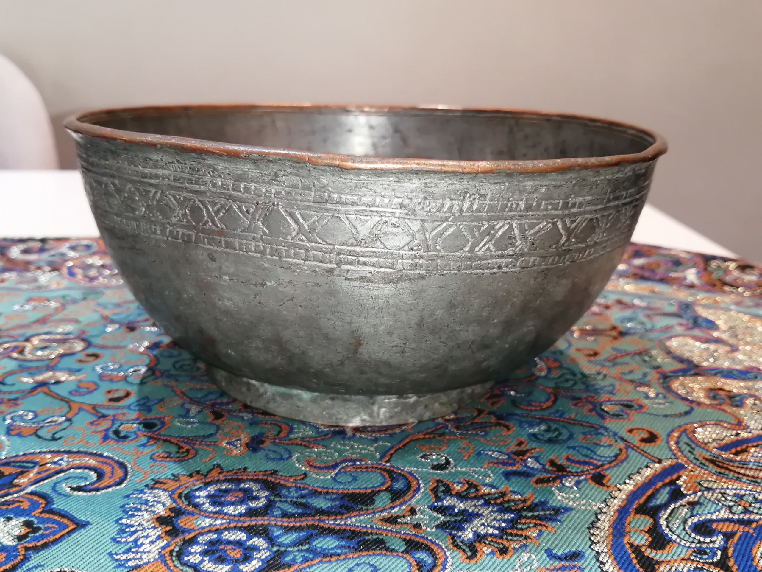 کاسه قلم دار مسی