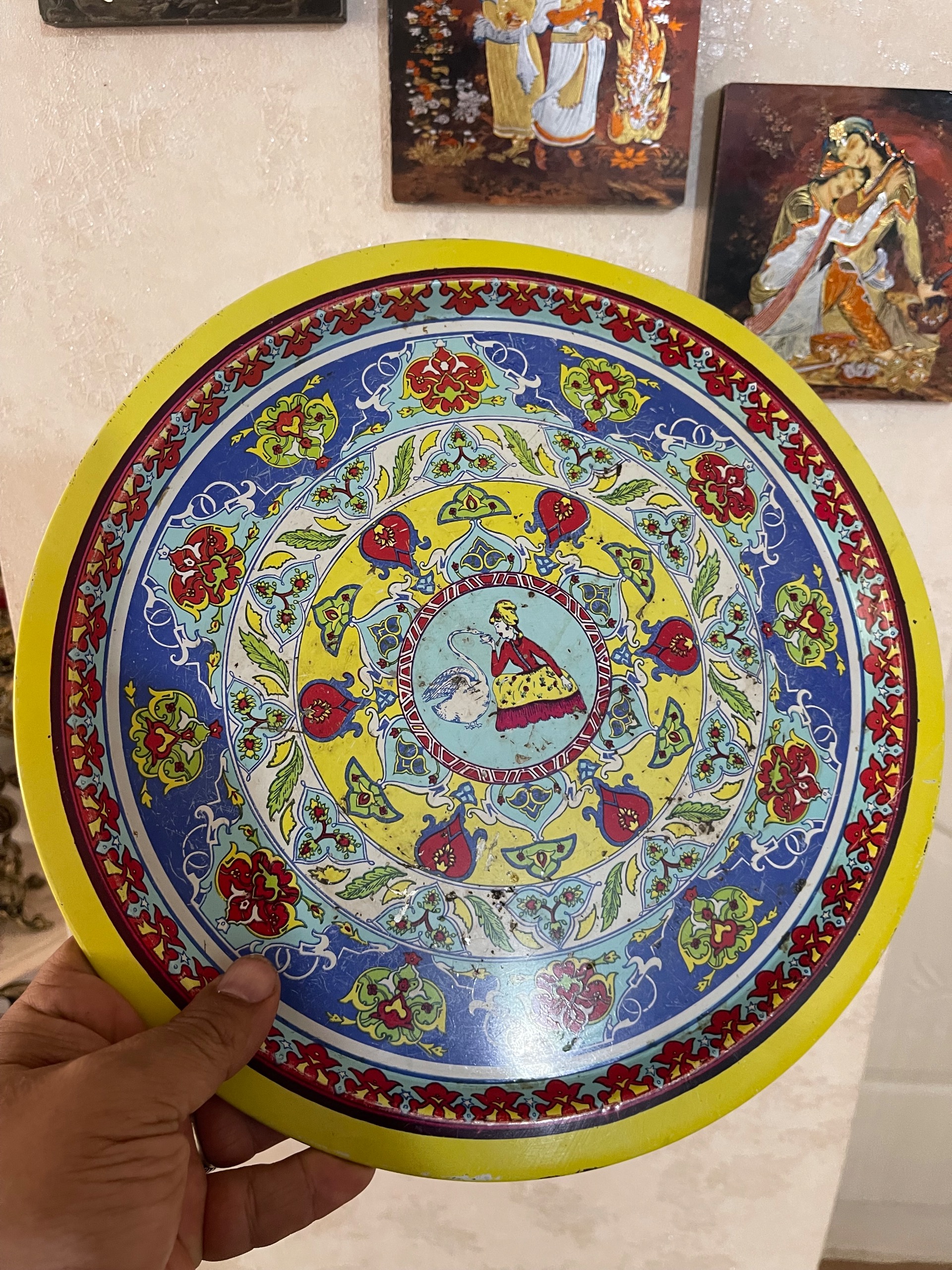 سینی قدیمی فلزی