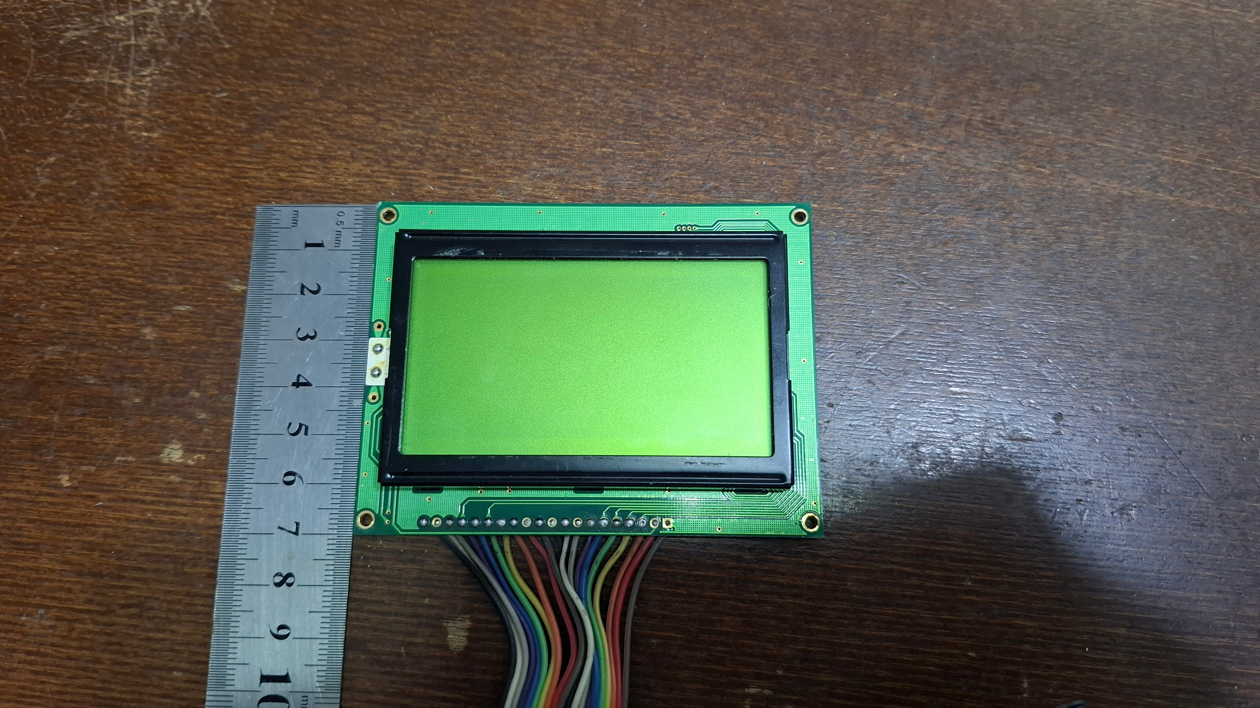 نمایشگر 3.5 اینچ LCD