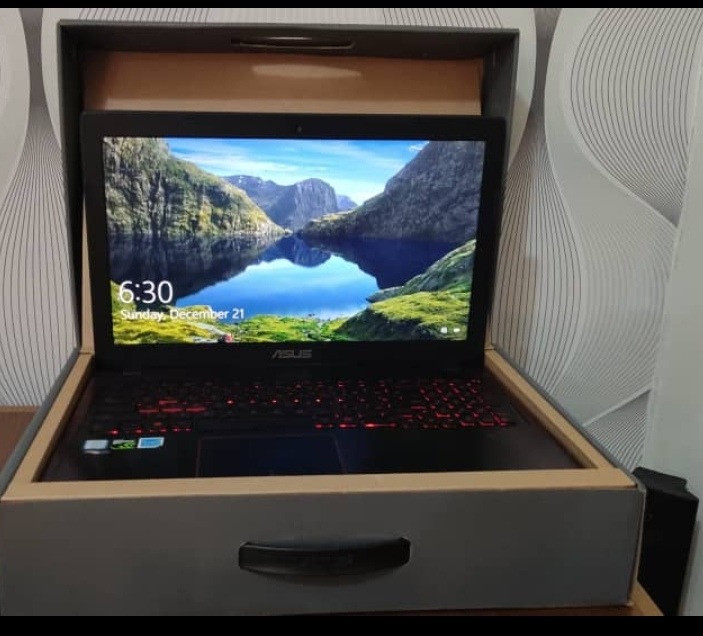 لپ تاپ گیمینگ راگ استریکس در حد نو