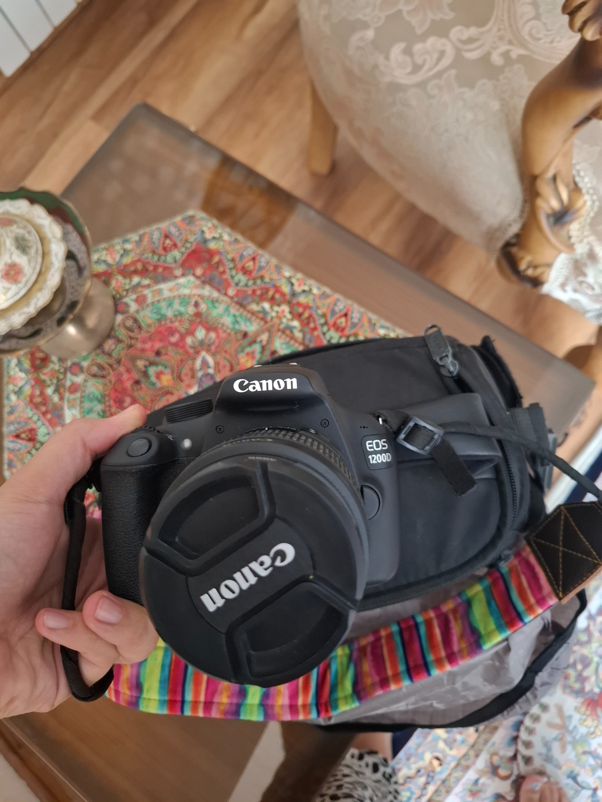 دوربین canon 1200D